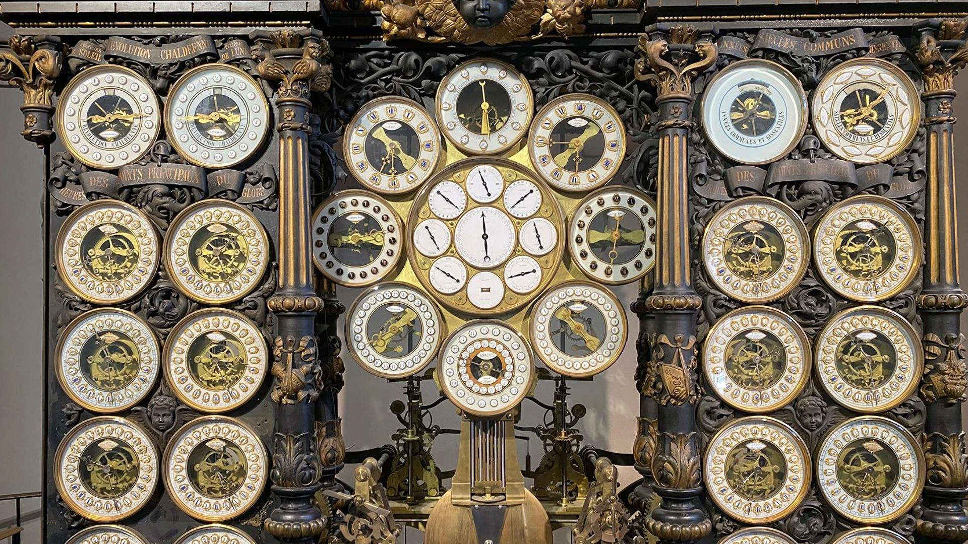 Besançon e il senso del tempo: un palazzo-museo, una cipolla, un pendolo e le maree