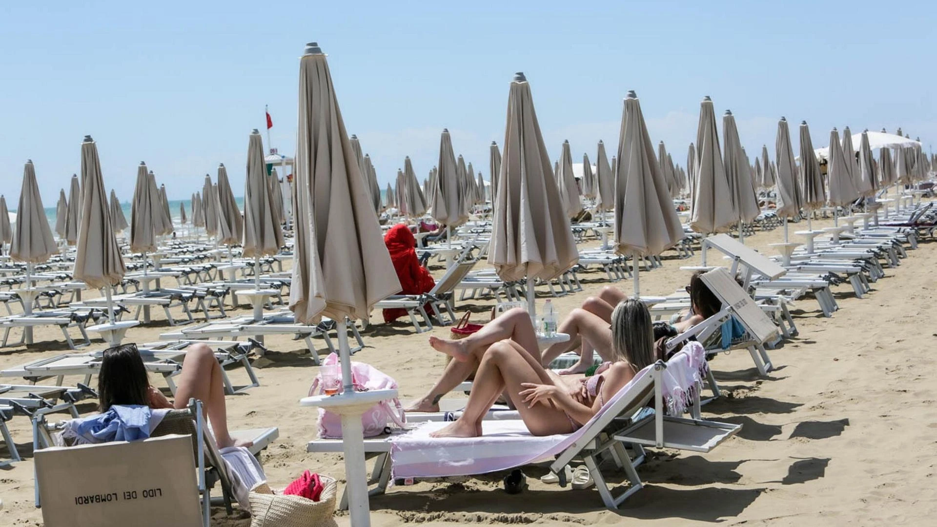 Decolla la stagione estiva, ecco dove sdraio e ombrelloni saranno più cari