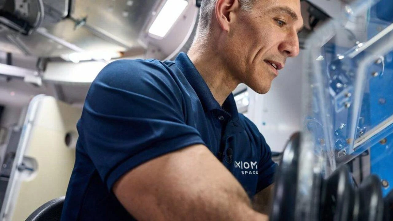 L’astronauta Walter Villadei si collega dalla missione Axiom-3: “Il nostro corpo si abitua in fretta allo spazio”