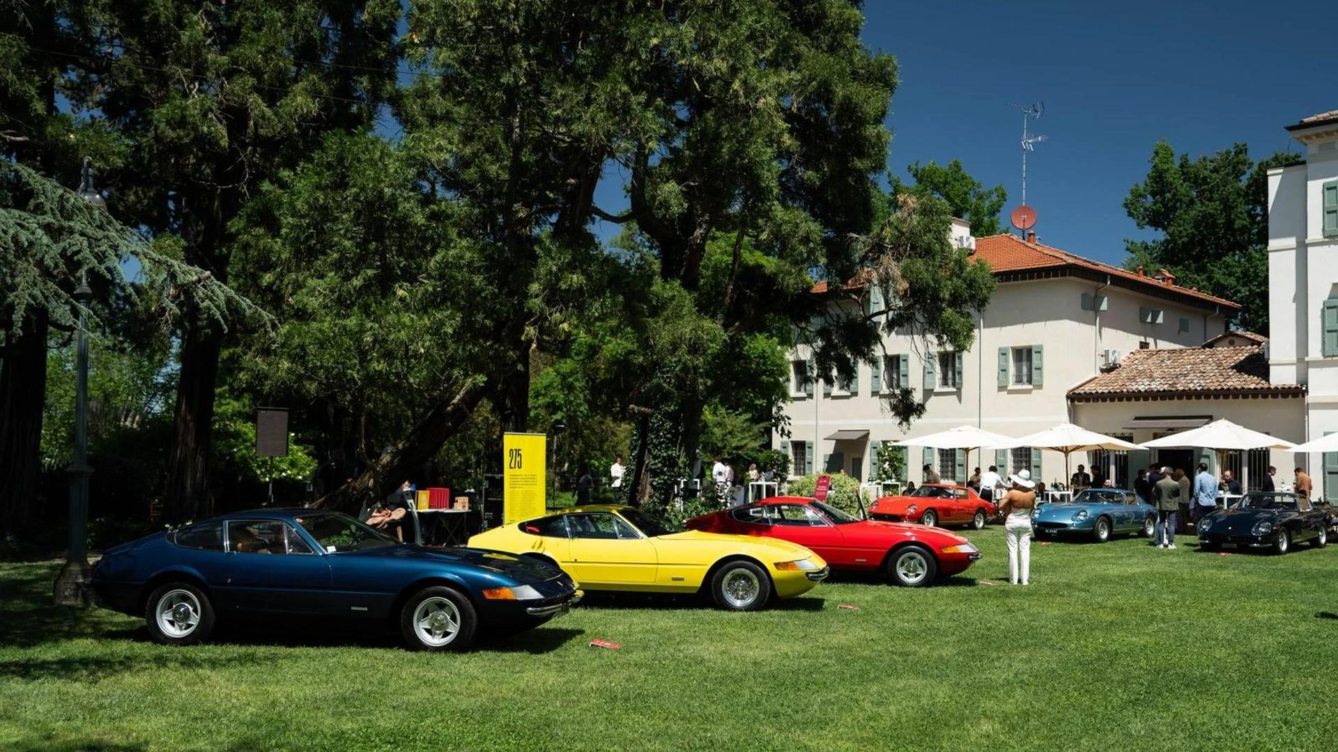Il mito Ferrari infiamma Modena: 40 capolavori sfilano nella terra di Enzo