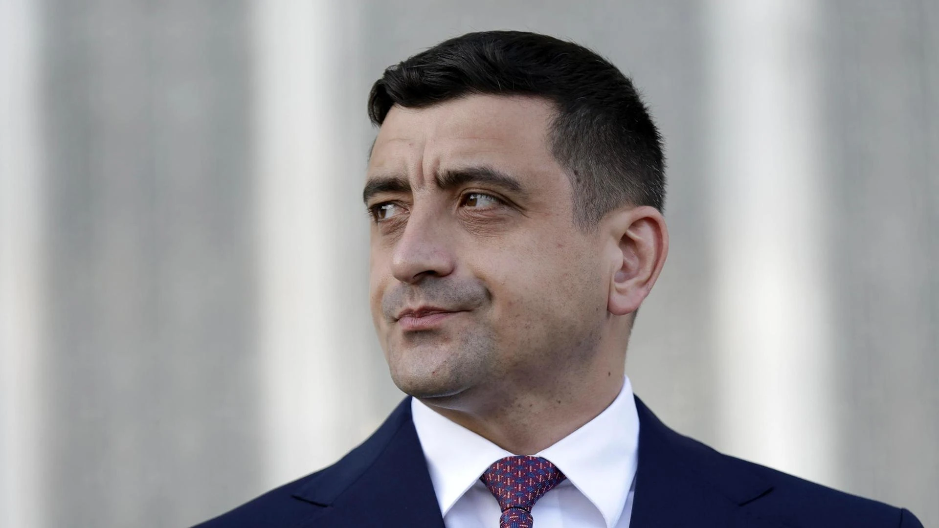 Exit poll, Simion verso la vittoria. La Romania si allontana dall’Ue e fa sponda a Trump