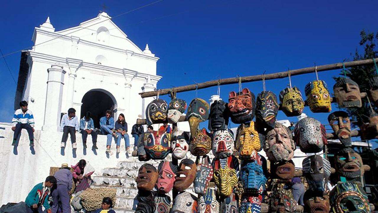 48 ore sulla Cordillera del Guatemala tra laghi, vulcani, mercati e villaggi Maya