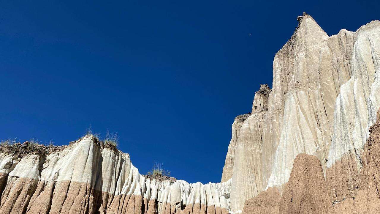 Catamarca (parte seconda) – La pre-puna di Villa Vil Tinogasta e Fiambalà: alfieri di cenere bianca, canyon scoscesi e terme spettacolari