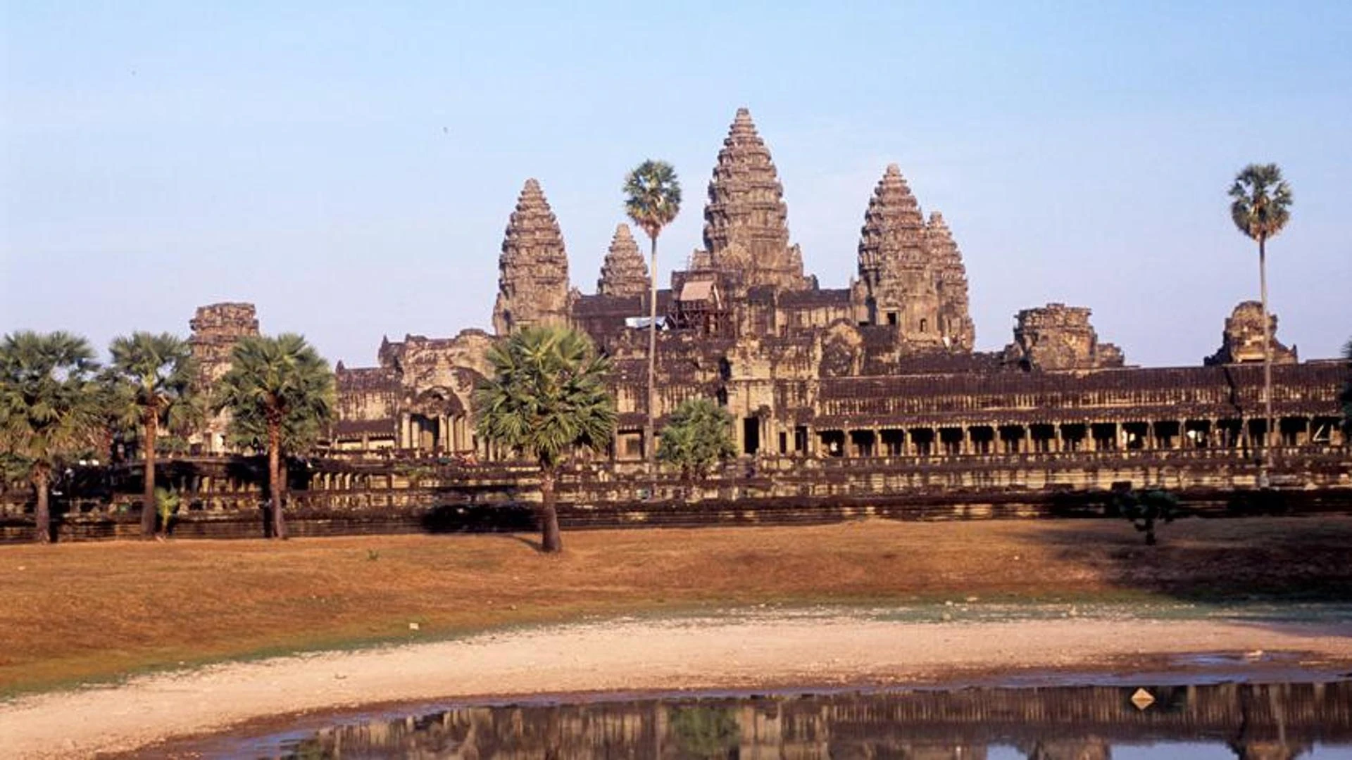 48 ore ad Angkor Wat, il maggiore tempio del mondo, il capolavoro khmer