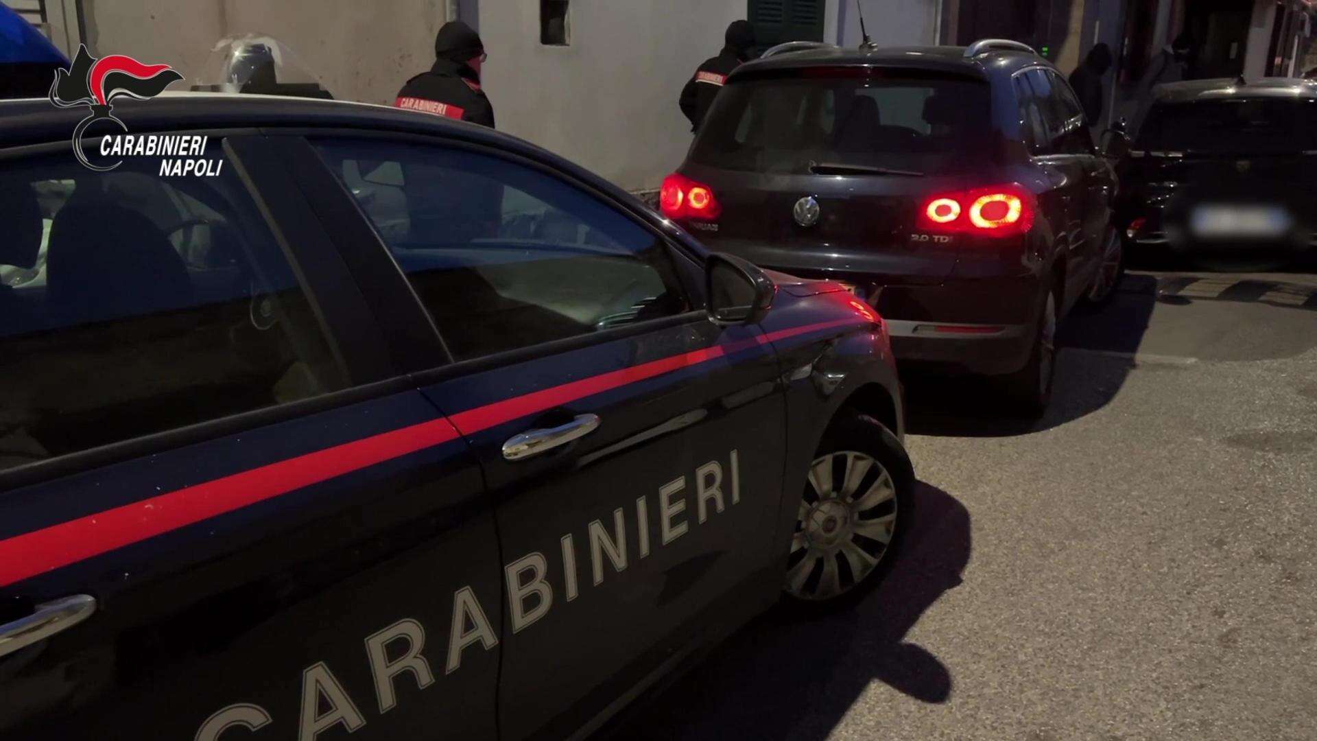 Napoli, a 14 anni fermato con l’aggravante mafiosa: “Ha un comportamento da boss”