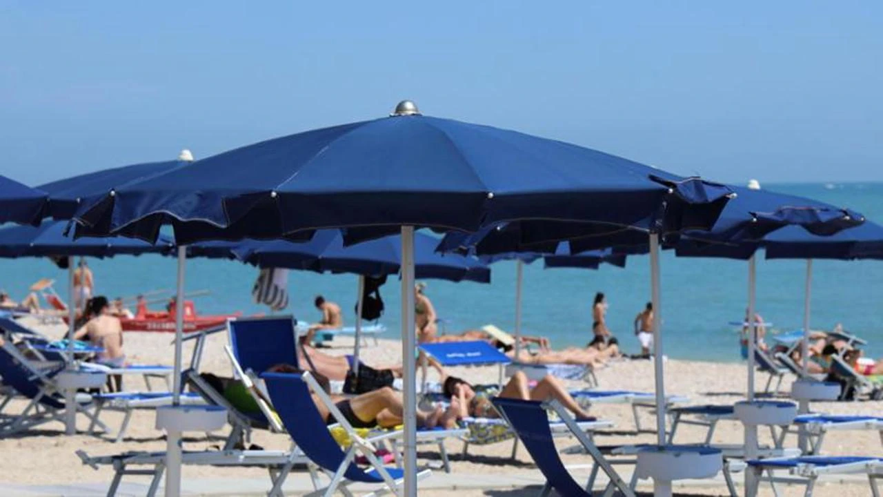 Il governo contro l’Ue: “Gli indennizzi ai balneari non si toccano”