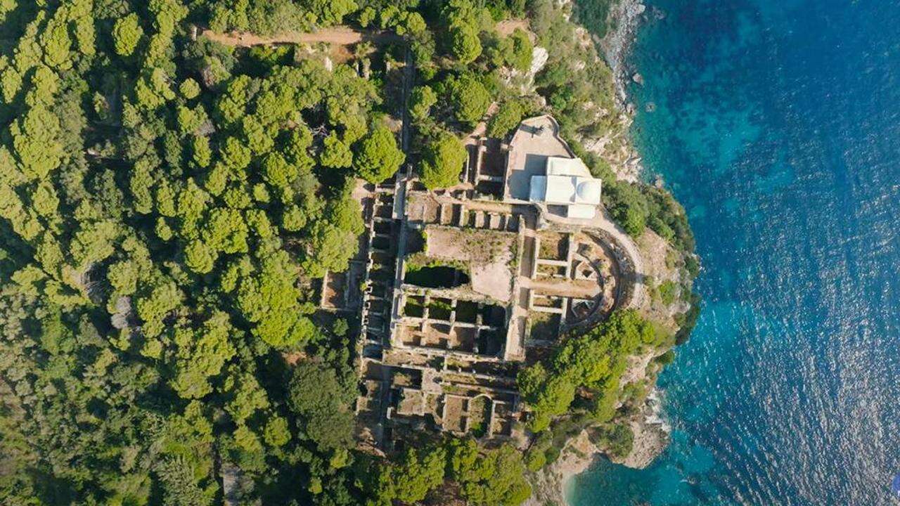 Da Racconigi a Capri, 30 voli alla scoperta delle bellezze d’Italia