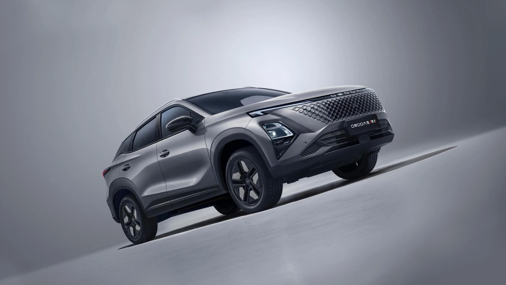 OMODA & JAECOO Super Hybrid Night: Milano accoglie il futuro della mobilità ibrida