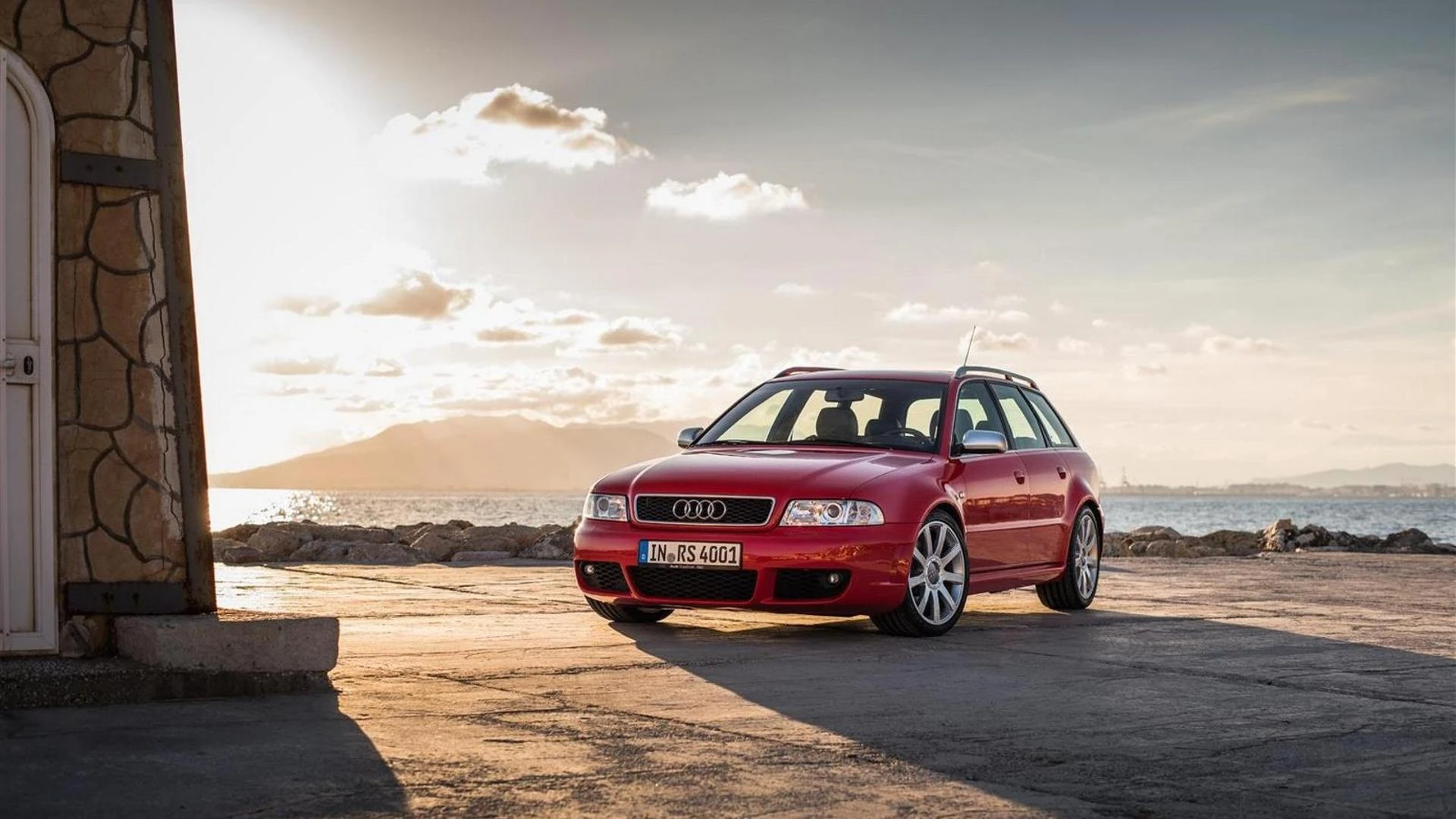 Audi e il 6 cilindri, 100 anni di storia