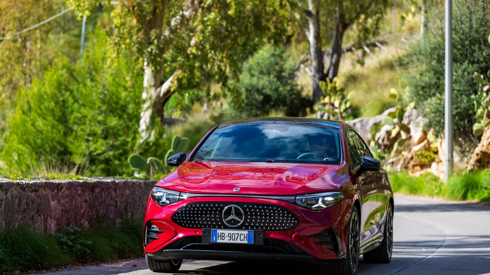 Mercedes, arte e cultura: tour della Sicilia con la nuova CLA elettrica
