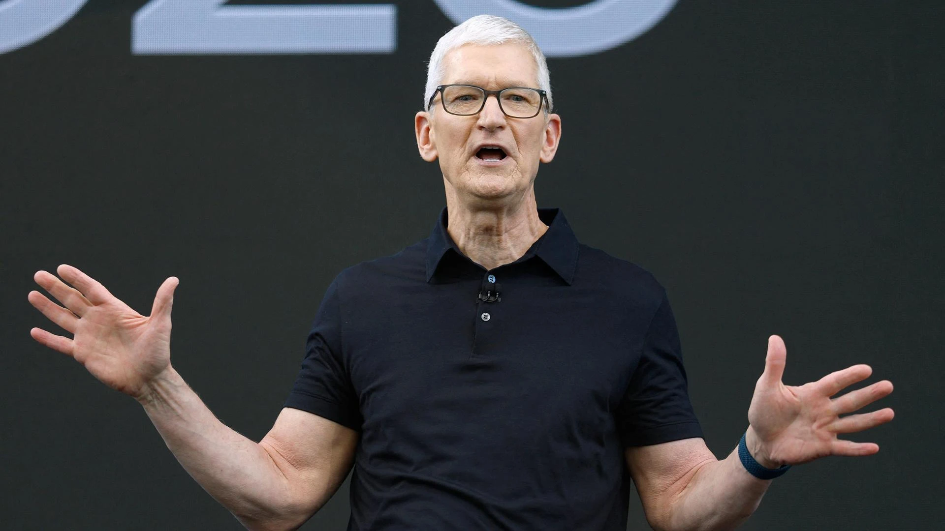 Tim Cook: “Rincari inevitabili per iPhone, Mac e iPad con l'AI”