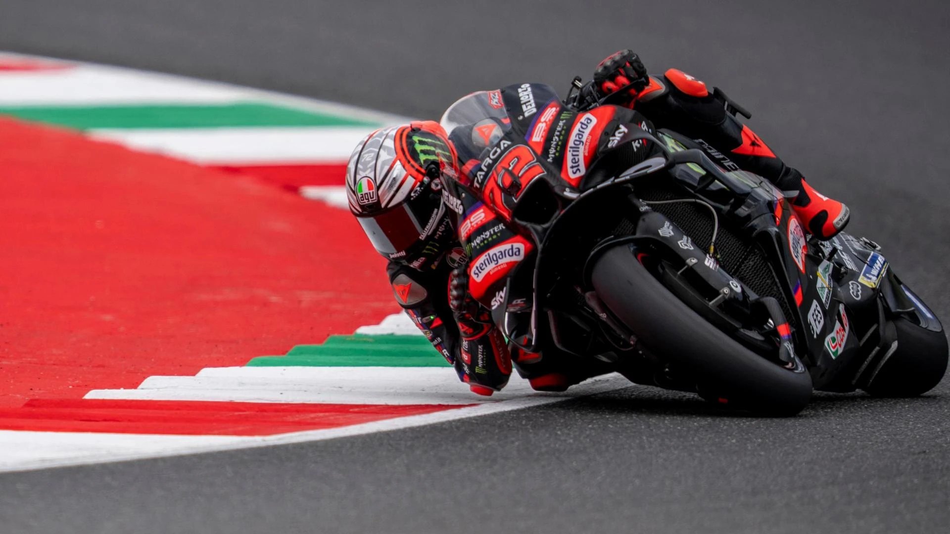 MotoGp: Bezzecchi in pole al Mugello davanti a Fernandez. Prima fila tutta Aprilia, terzo Martin