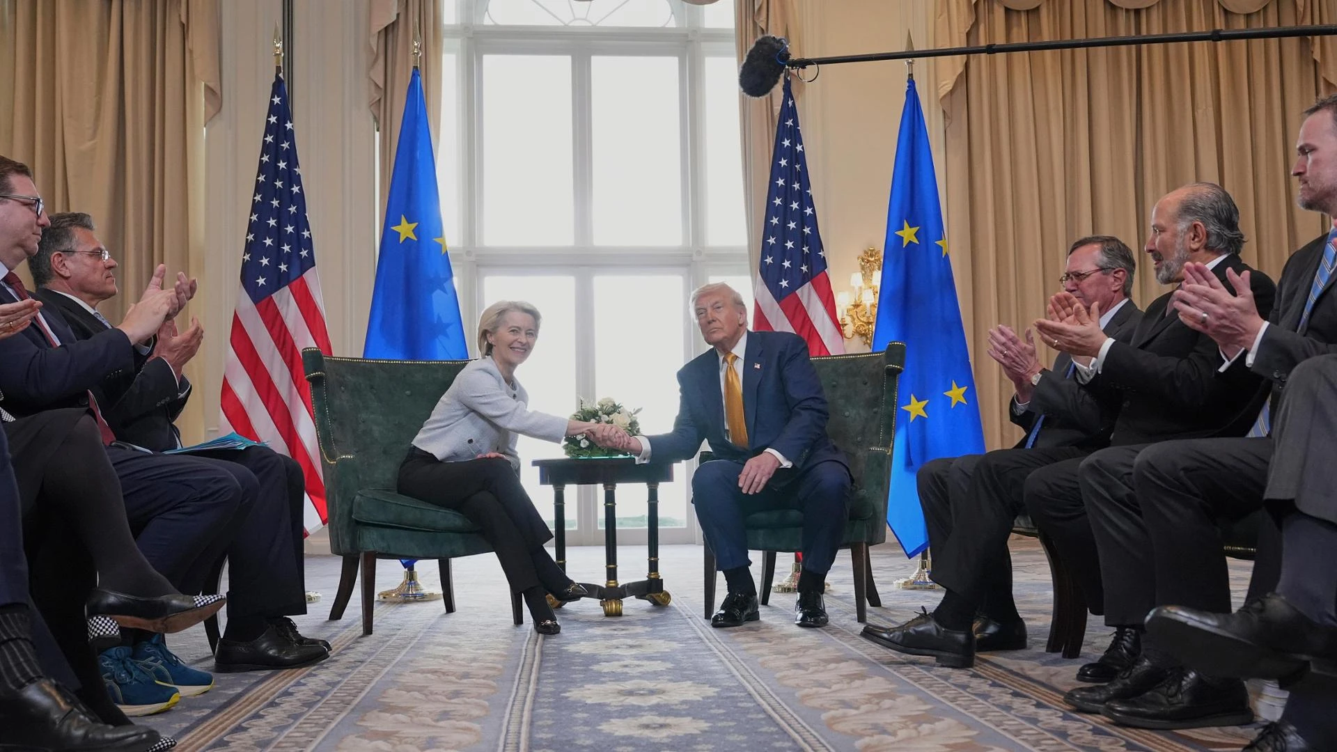 Accordo dazi, Ue e Usa pubblicano due testi diversi. La Casa Bianca: “Sulla web tax decidiamo noi”