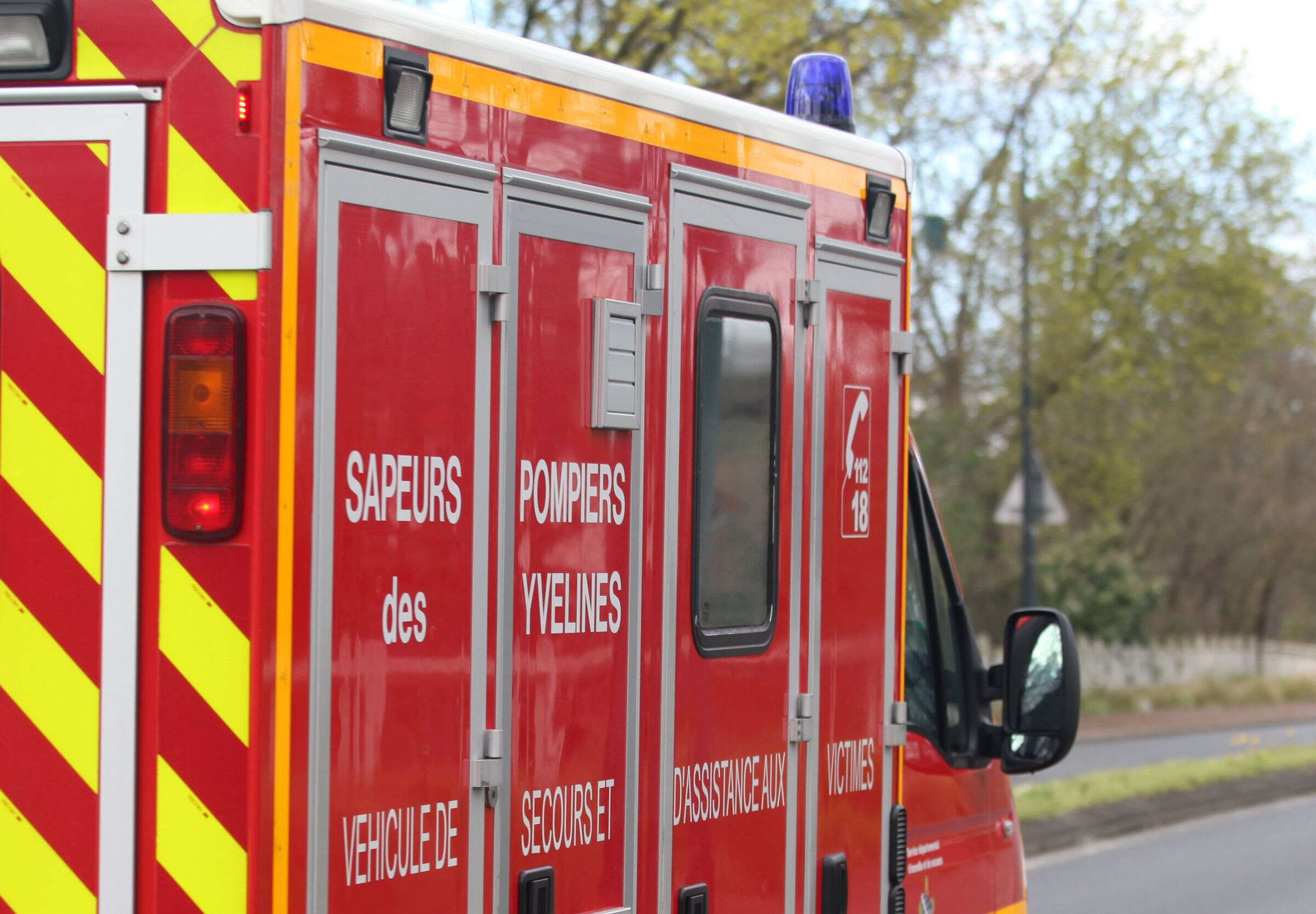 Yvelines : un homme en fauteuil roulant percuté par un motard sur un passage piéton