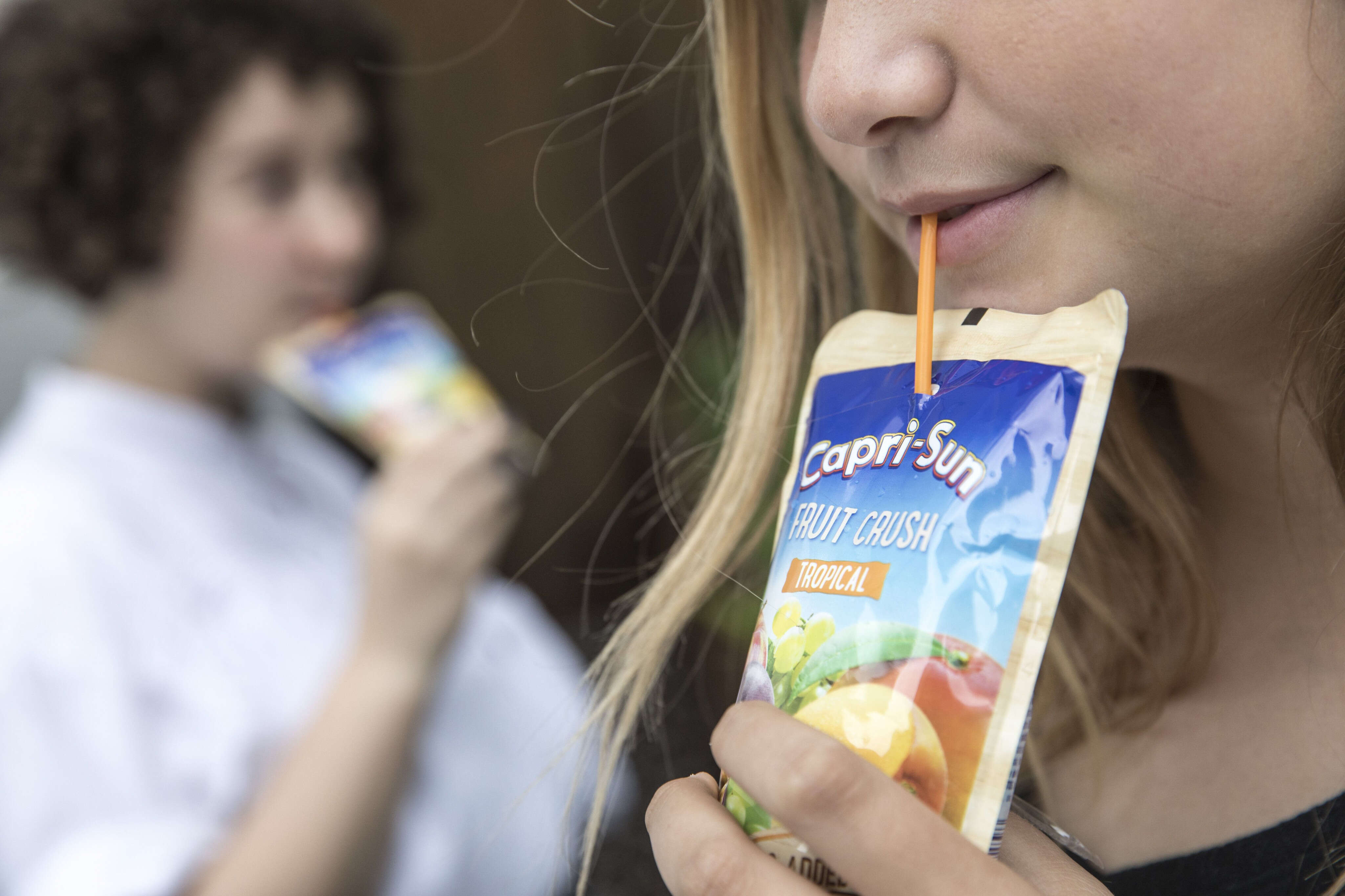 « Ramenez les pailles en plastique » : pourquoi la marque de jus Capri-Sun lance une pétition au nom de… l’écologie