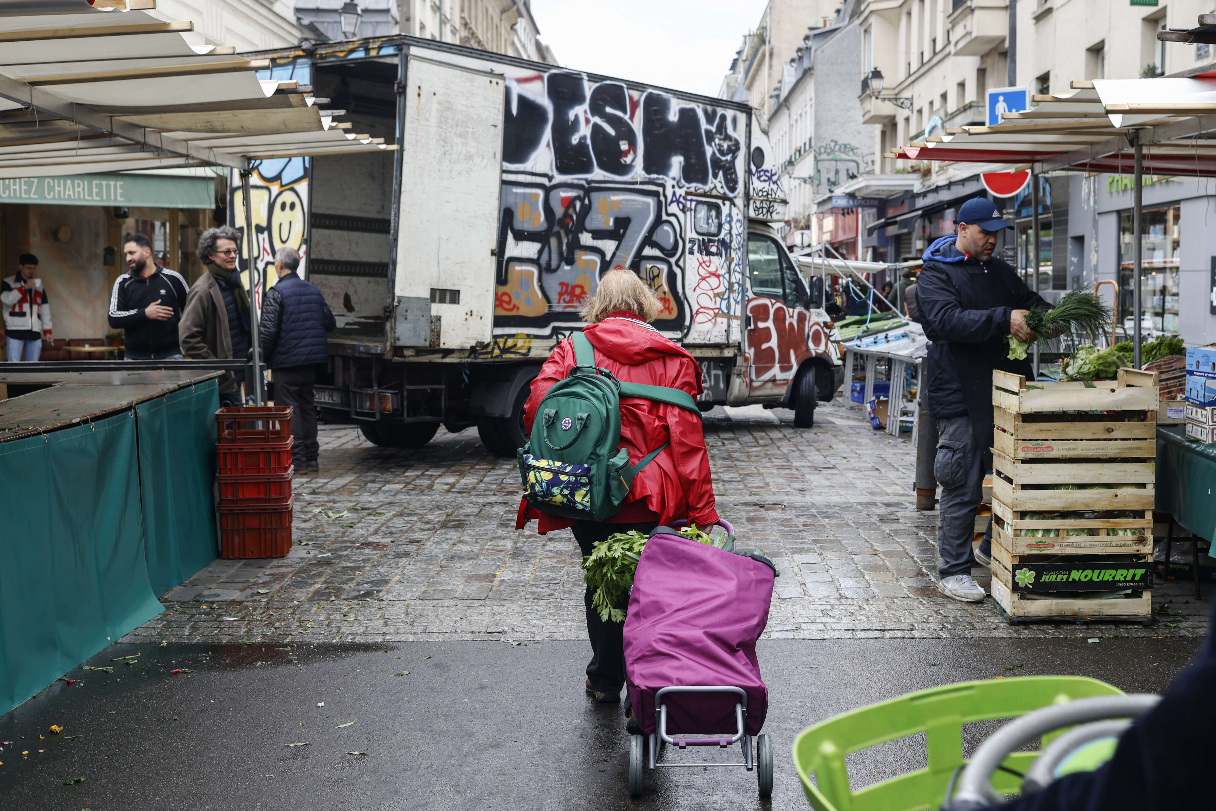 Paris : qui a tenté d’incendier le marché d’Aligre ?