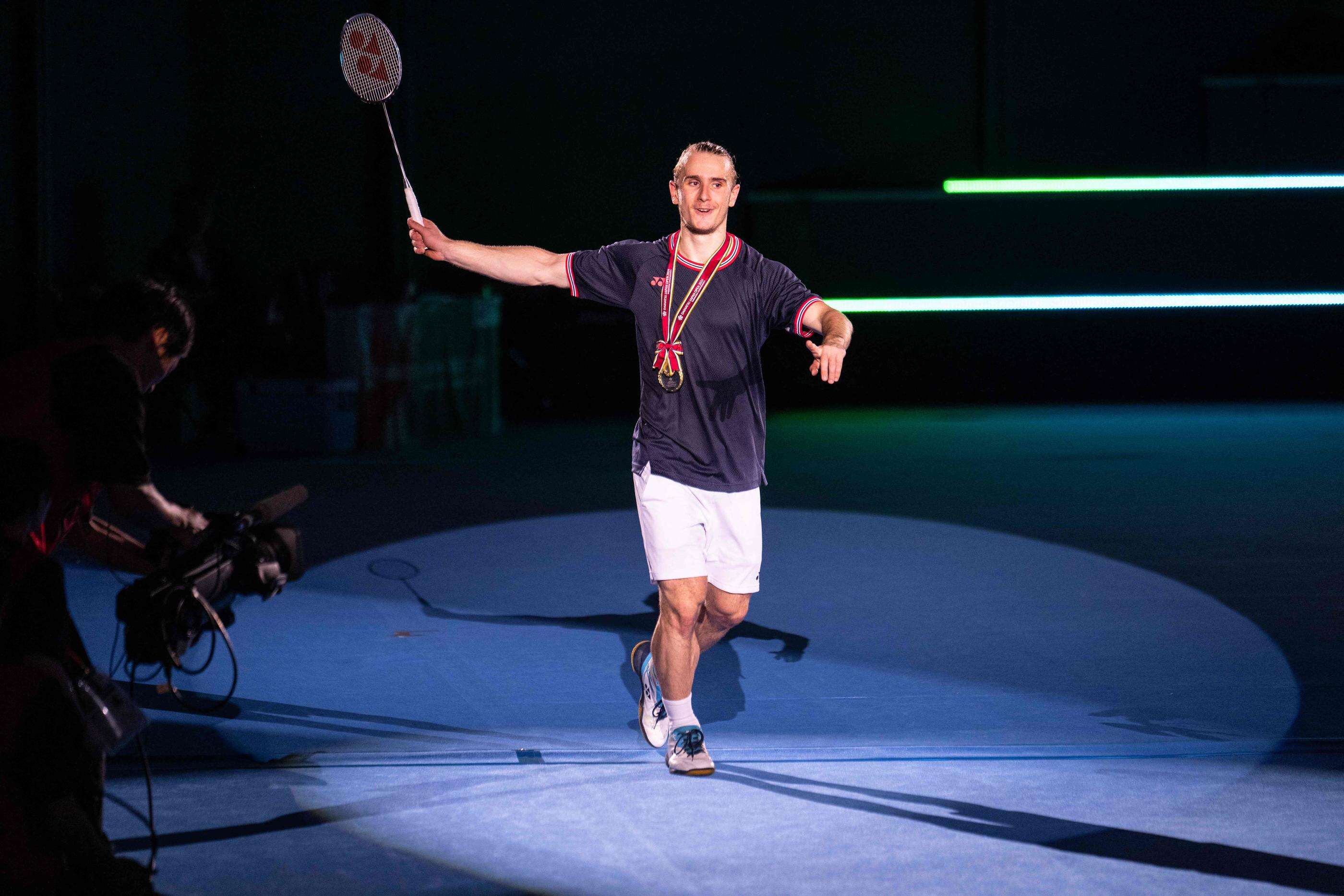 Vainqueur du tournoi de Tokyo à 19 ans, Alex Lanier réalise un exploit inédit pour le badminton français