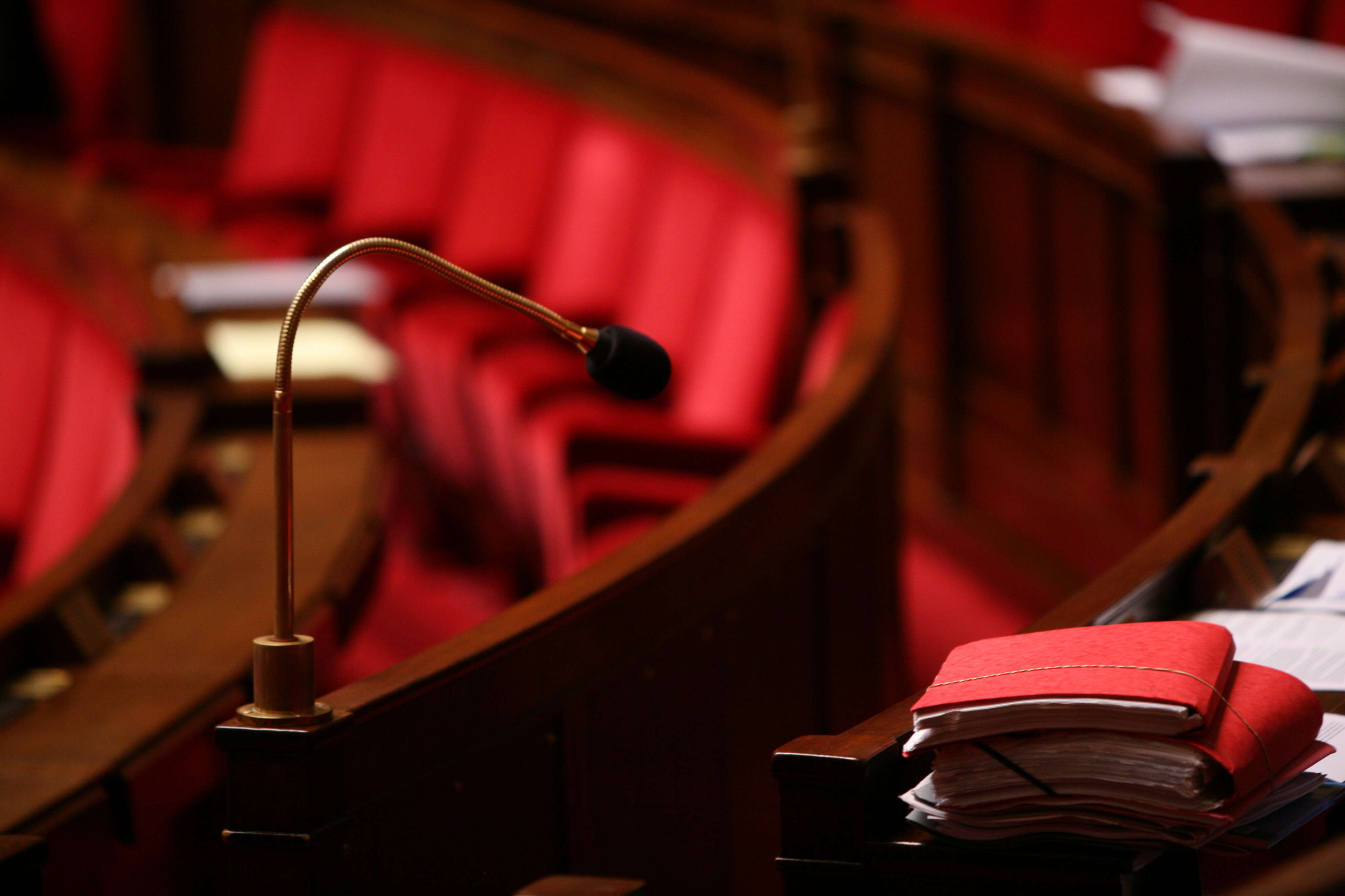 Postes-clés, temps de parole… pourquoi s’inscrire dans l’opposition à l’Assemblée est avantageux