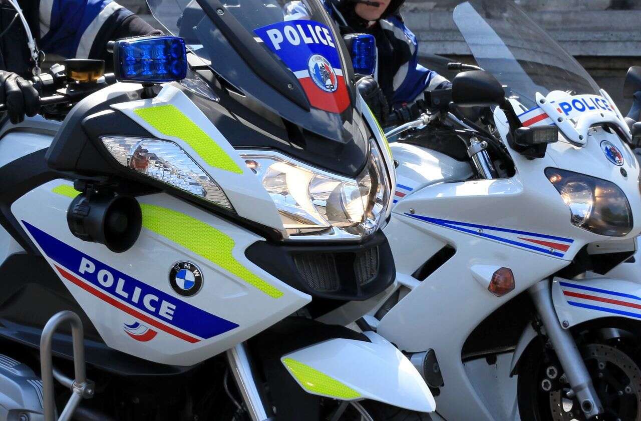 Au volant à 14 ans, l’ado fuit le contrôle de police à Thiais, la course-poursuite se termine dans l’Essonne