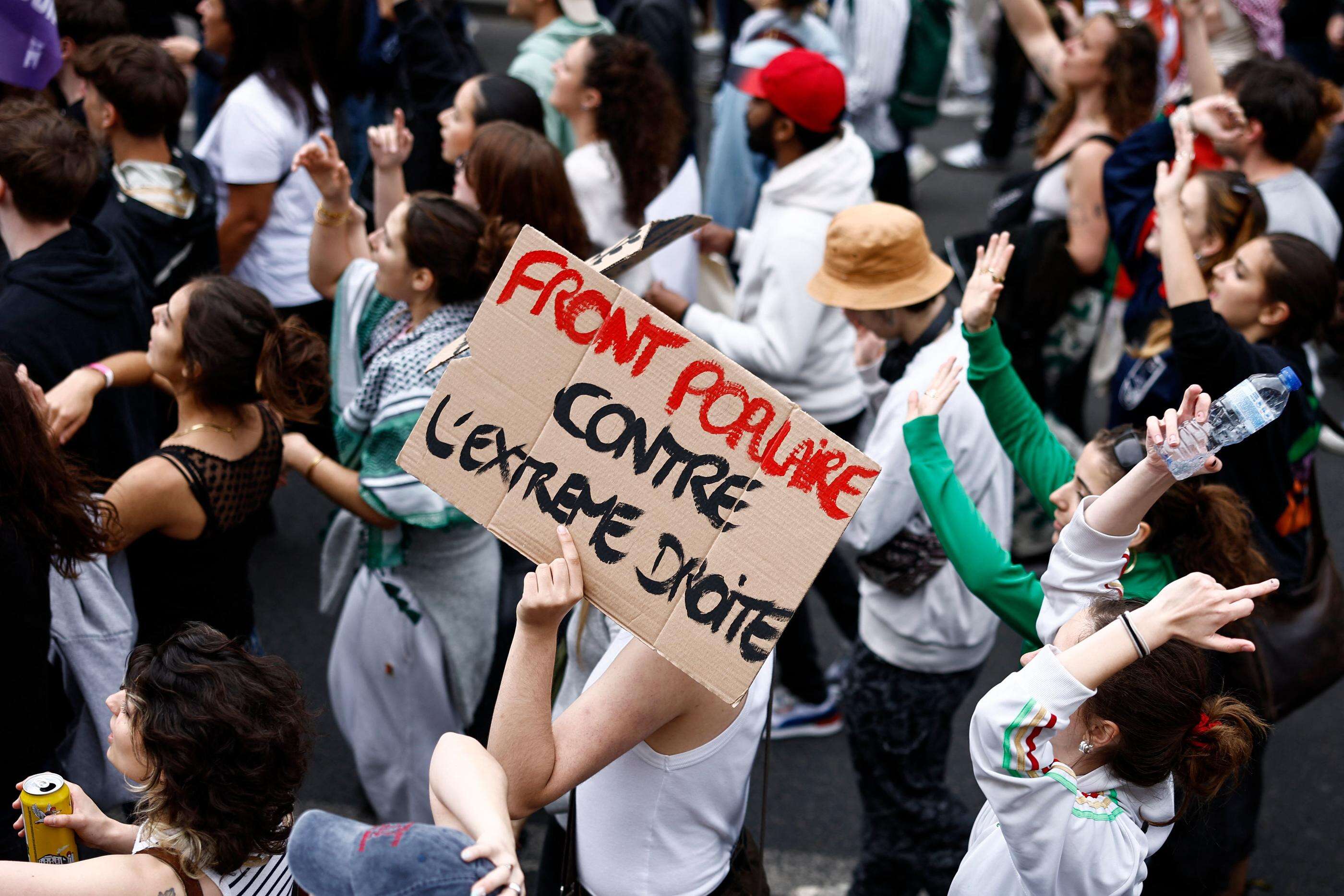 Paris : des organisations de jeunesse, soutenues par LFI, appellent à un rassemblement ce dimanche place de la Nation