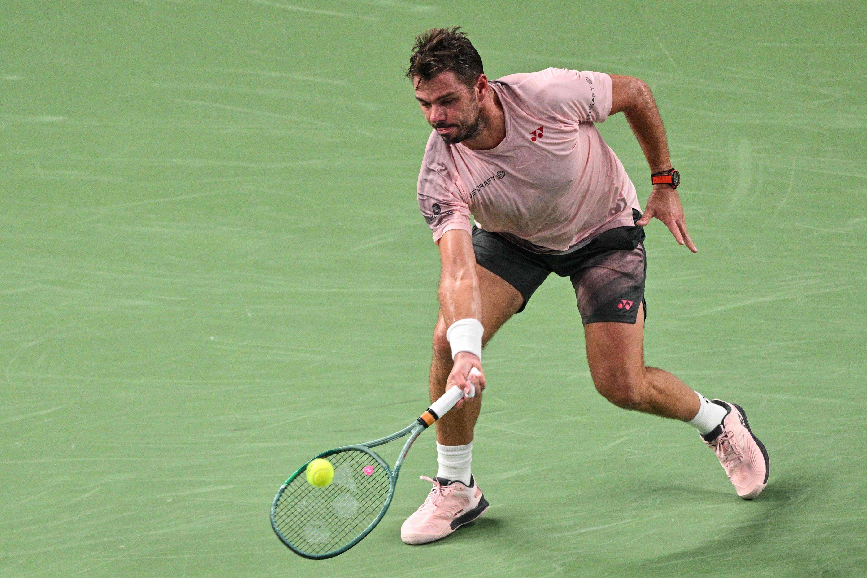 Tennis : Stan Wawrinka battu par Flavio Cobolli, 21 ans après sa défaite contre... son père Stefano