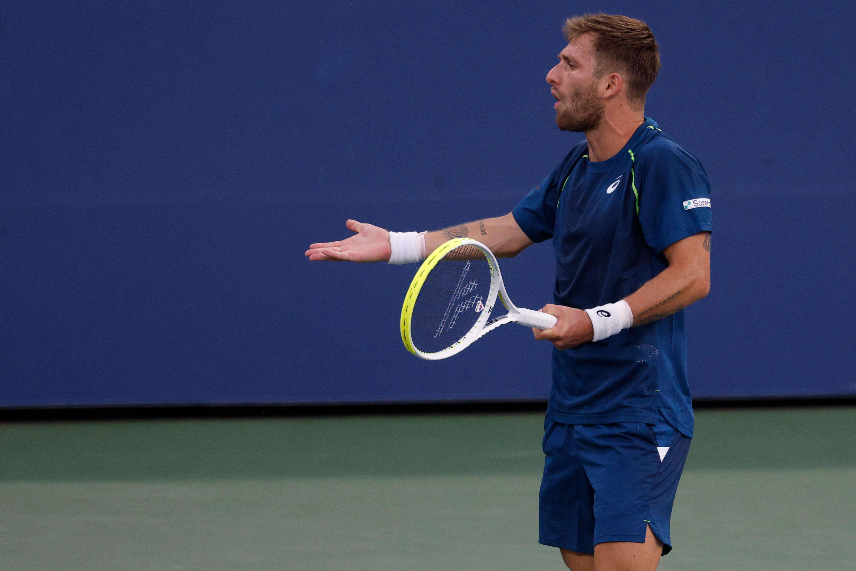 « Tu me pousses à péter un plomb » : Moutet craque contre l’arbitre et est éliminé au premier tour de l’US Open