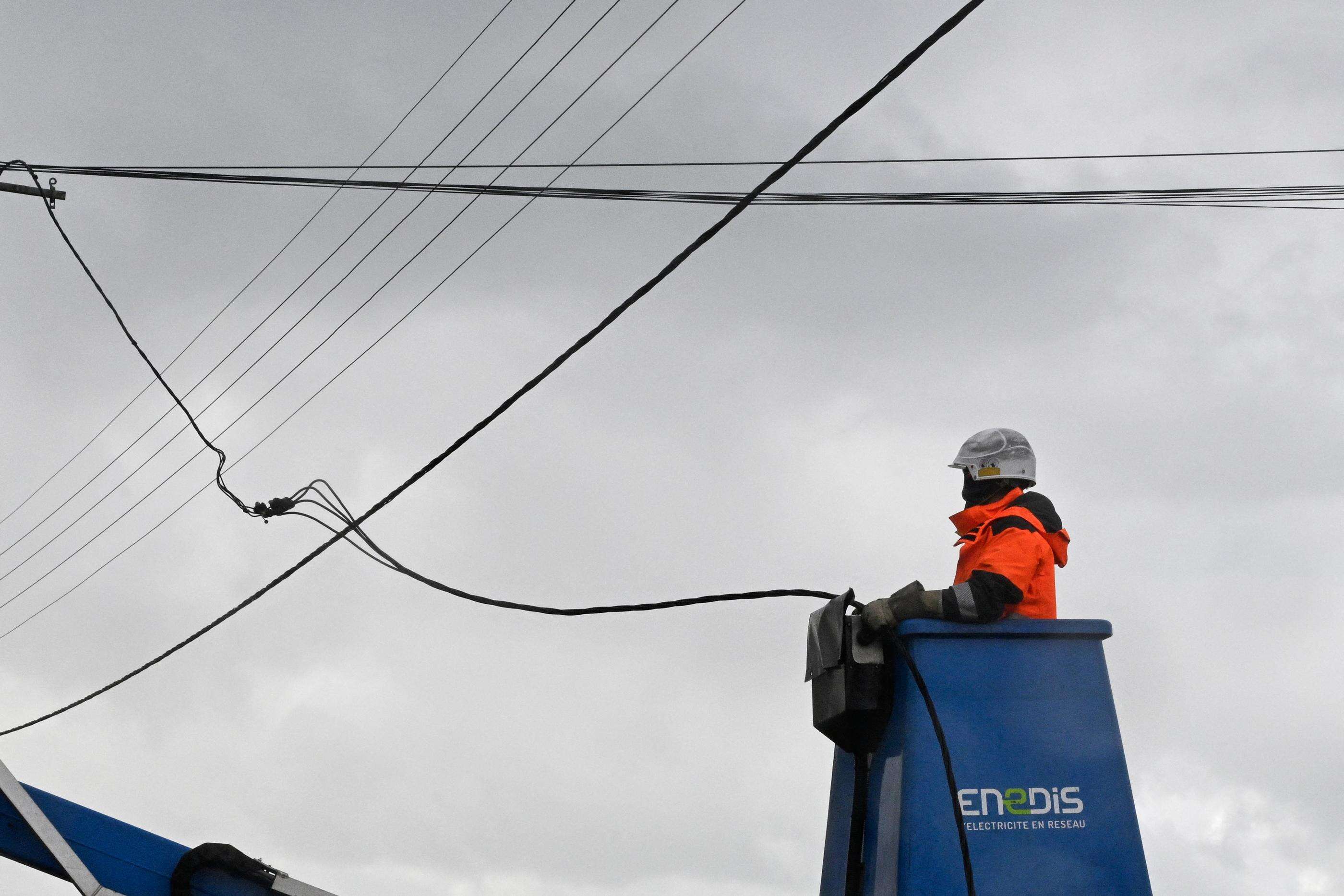 Bretagne : 20 000 foyers privés d’électricité à cause de vents violents