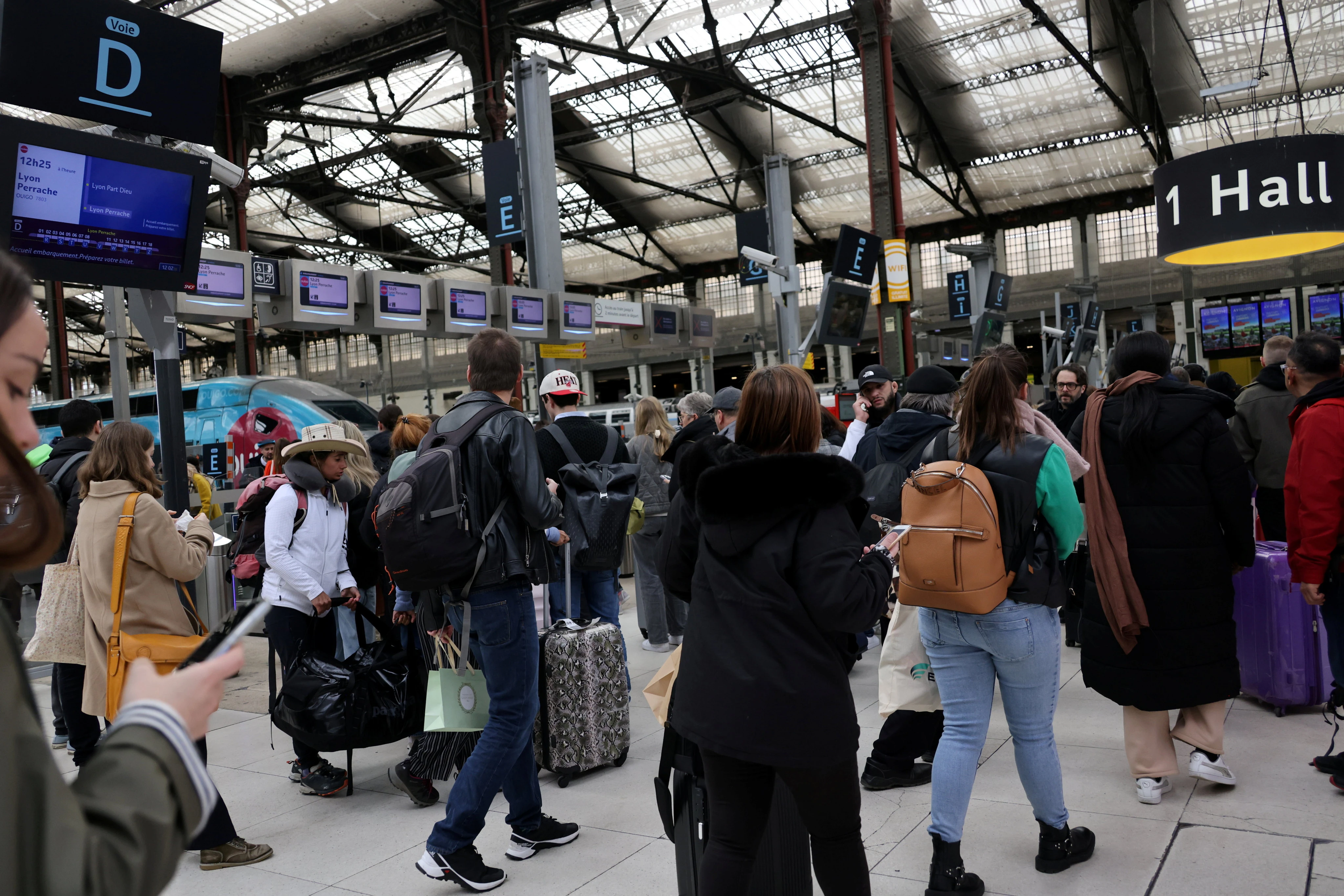 Paris : une femme agressée sexuellement dans le train à la gare de Lyon