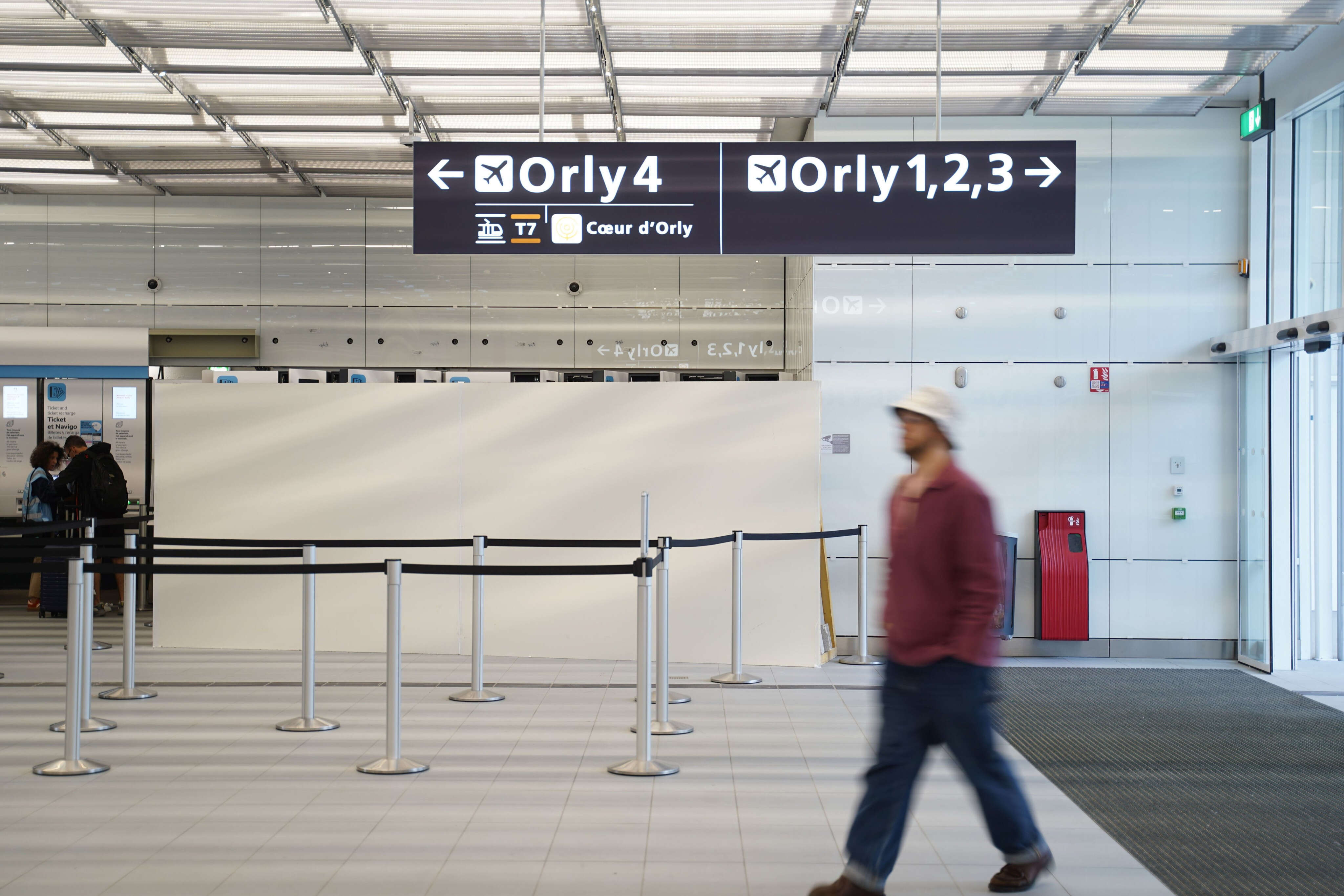 Ligne 14 : cinq nouveaux distributeurs de tickets en cours d’installation à l’aéroport d’Orly