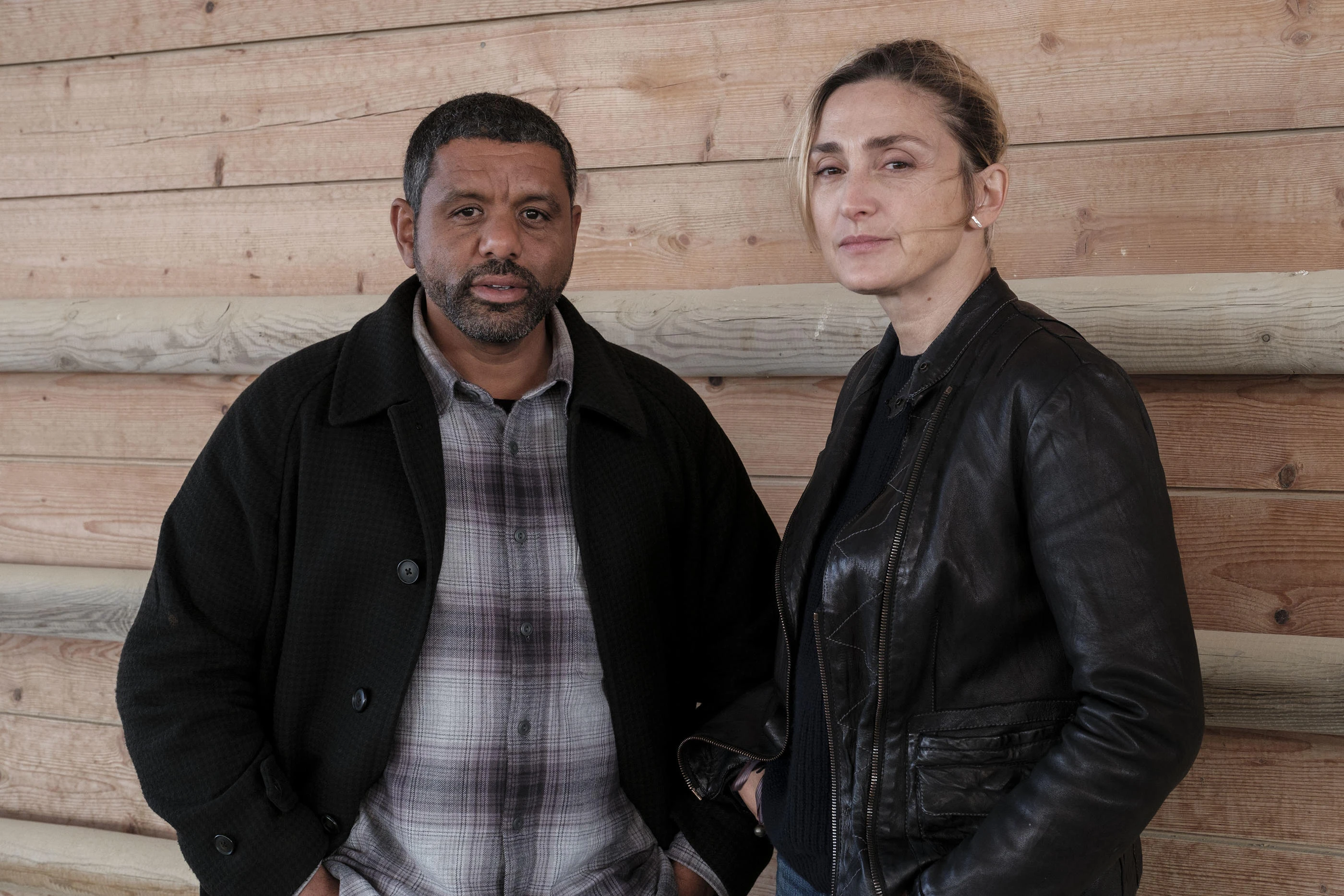 Audiences TV : « Disparition inquiétante » avec Julie Gayet sur France 3 devant « Koh-Lanta » sur TF 1