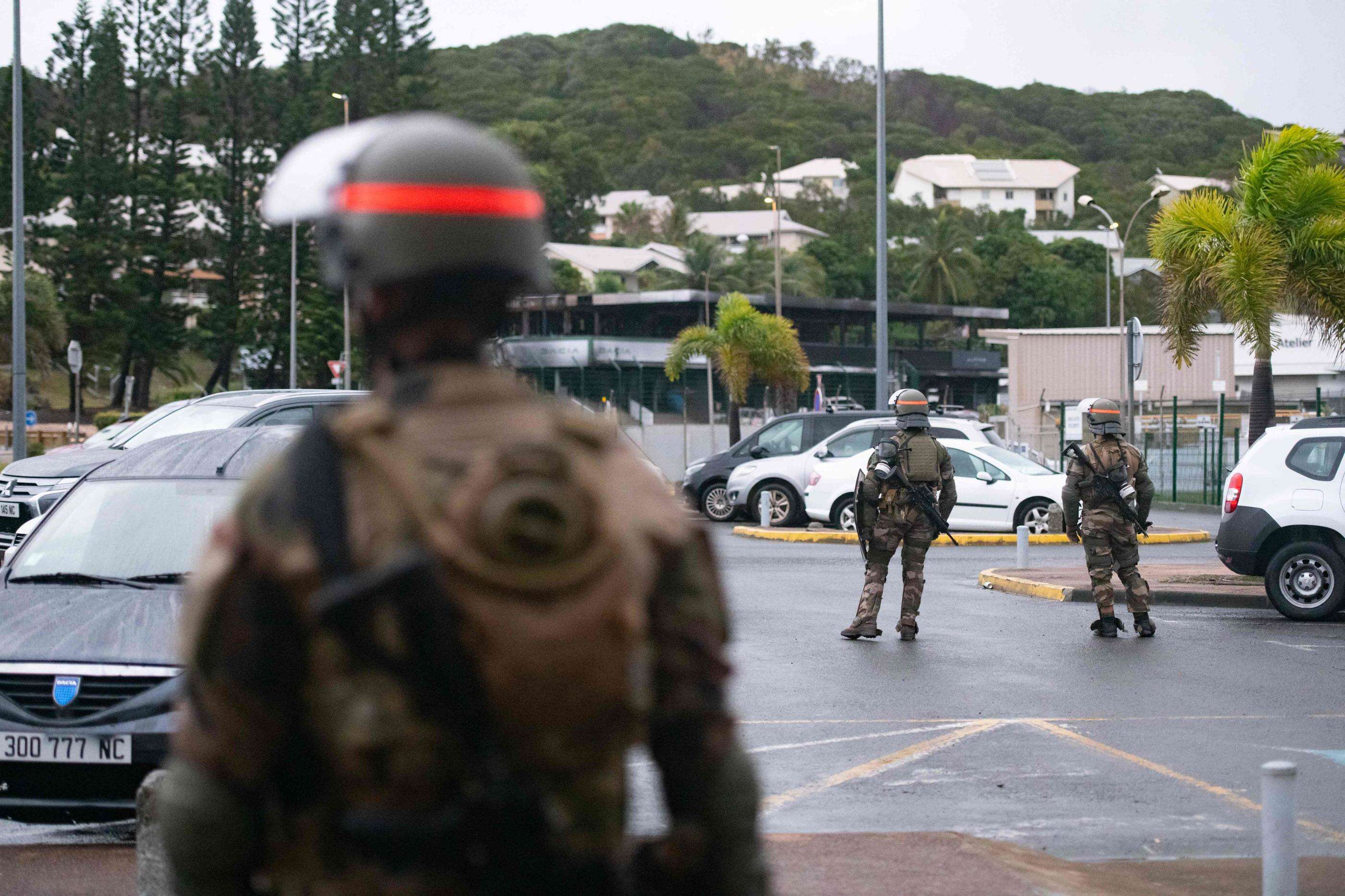 Violences en Nouvelle-Calédonie : un dixième mort, un homme tué mercredi par les forces de l’ordre