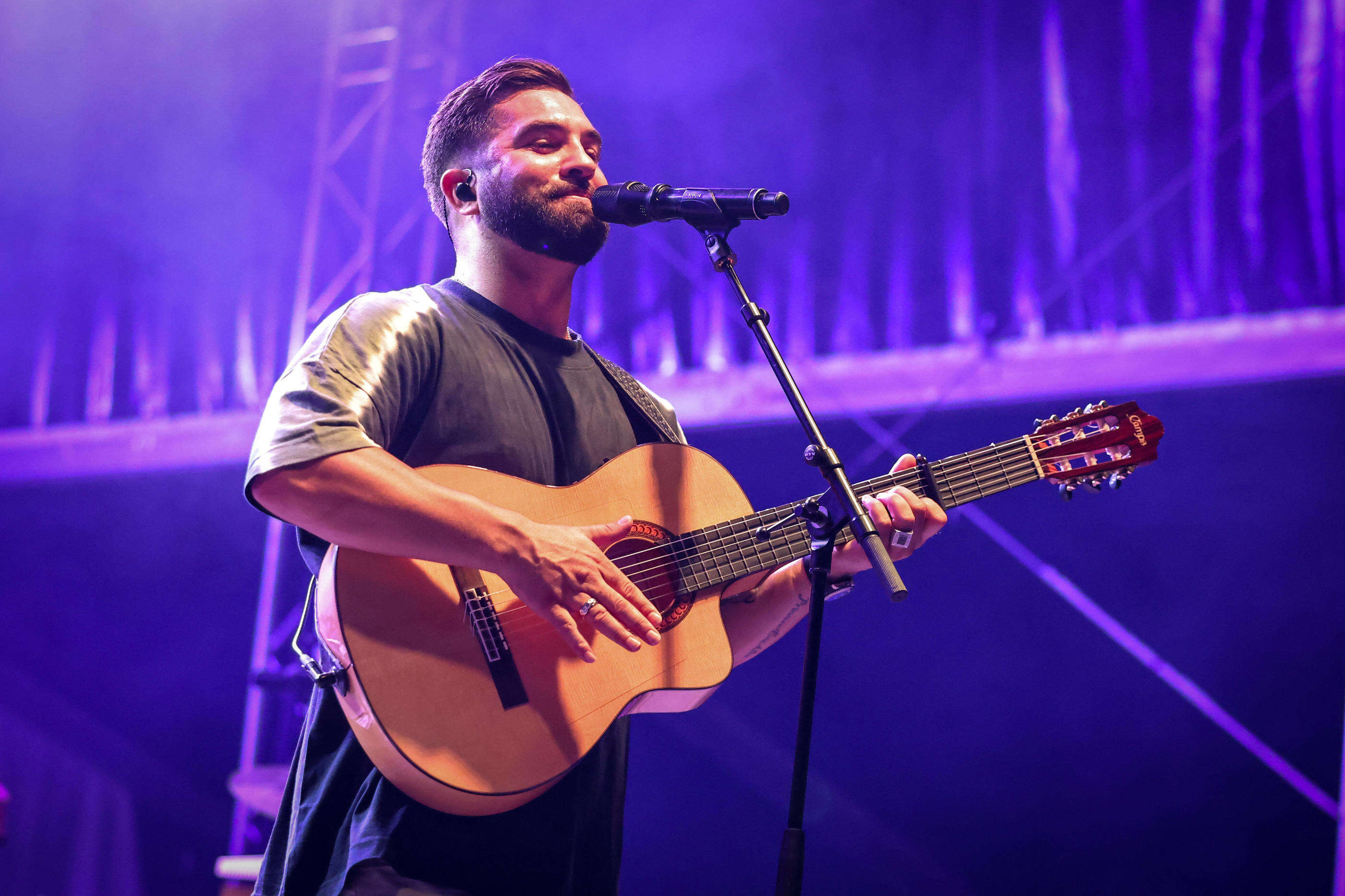 Kendji Girac annonce une nouvelle tournée, cinq mois après sa blessure par balle