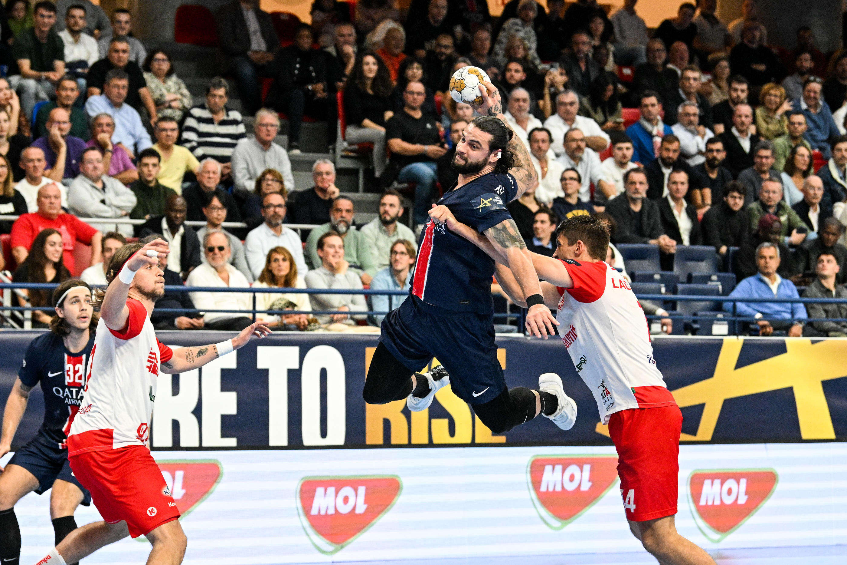 Handball : le PSG s’en sort avec un succès étriqué contre Bucarest en Ligue des champions