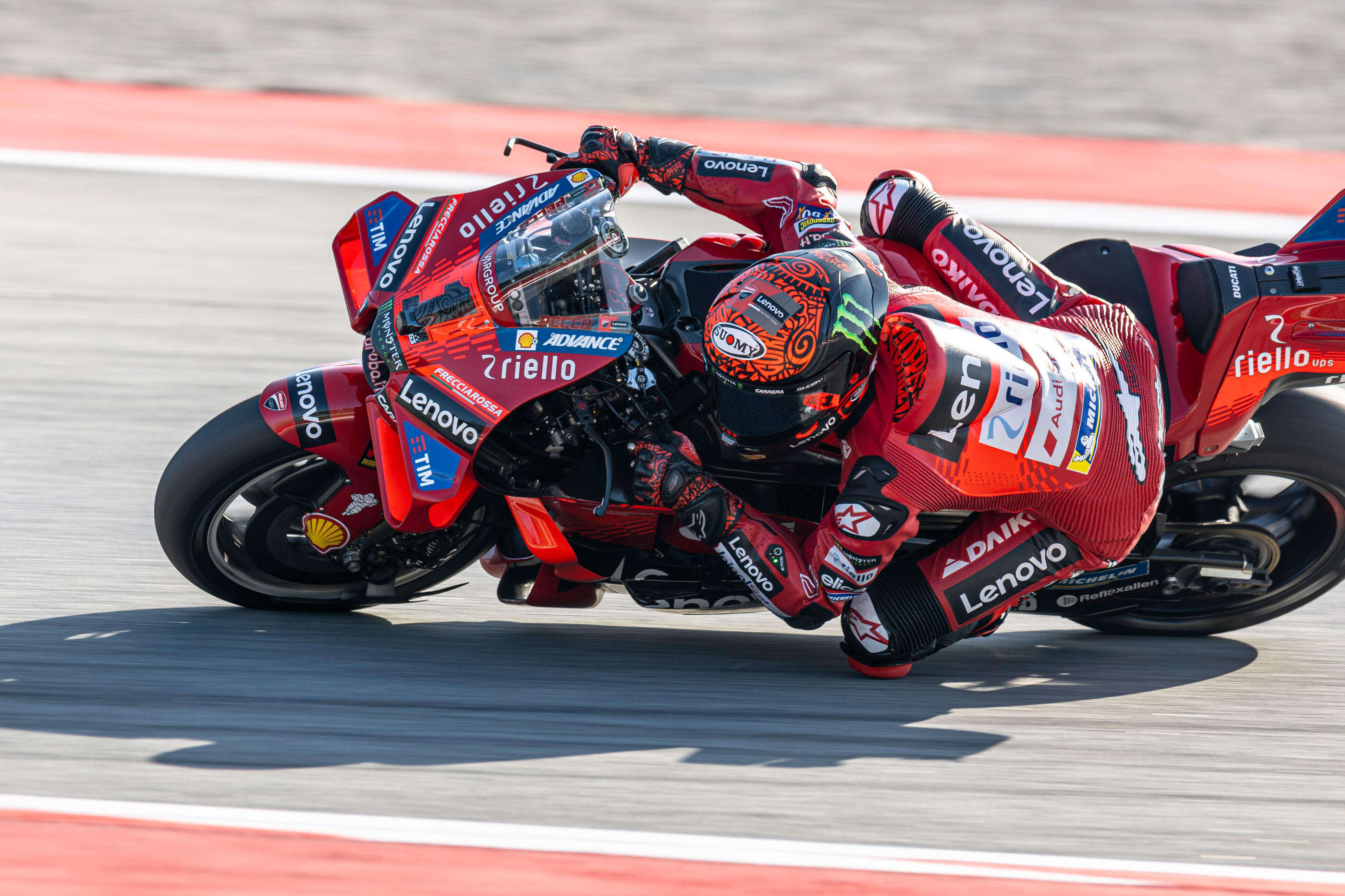 Moto GP : Francesco Bagnaia maintient le suspense à Barcelone, le titre mondial se jouera dimanche