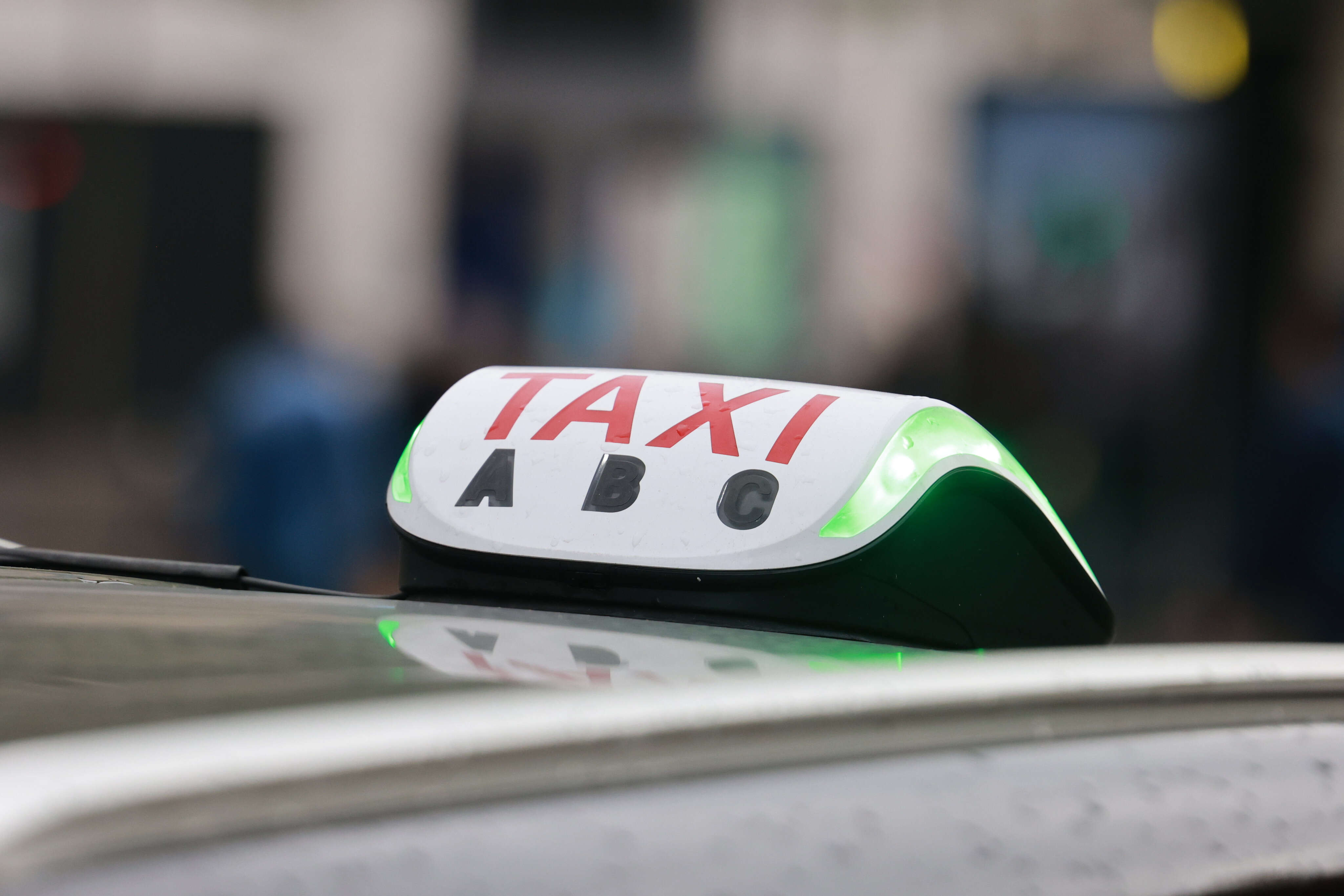 Un call center de la drogue démantelé à Paris : la marchandise du réseau « Pietro » circulait en faux taxi