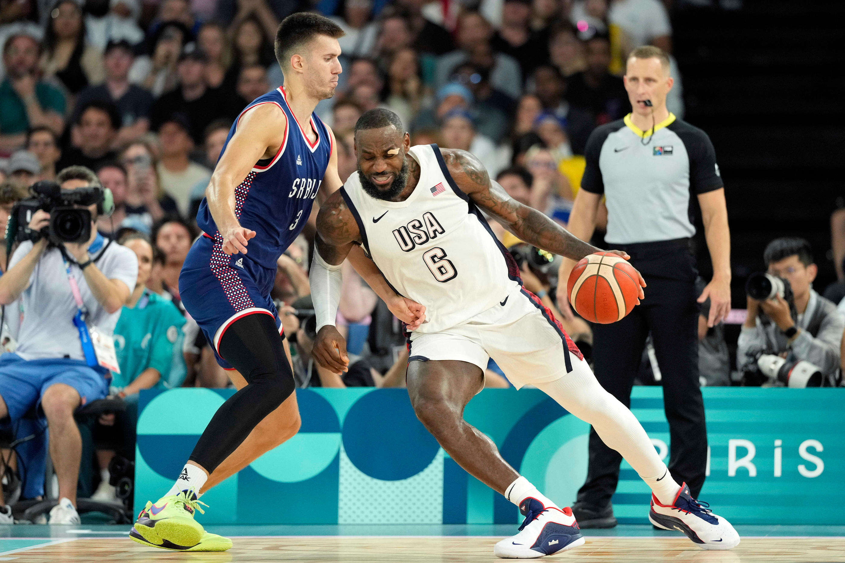 Basket : les États-Unis se font très peur contre la Serbie mais rejoignent la France en finale des JO