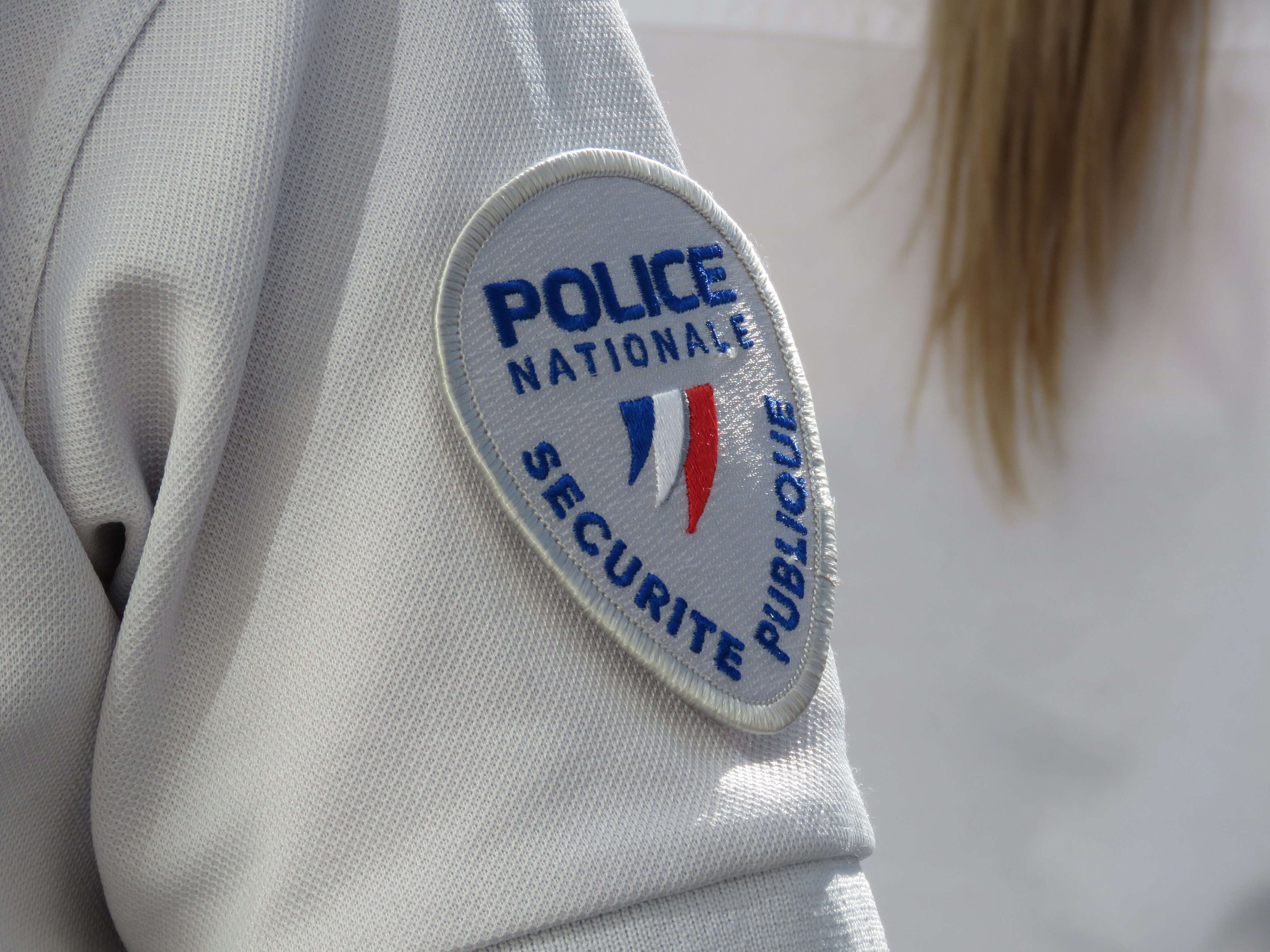 Paris : une policière attaquée au couteau dans le VIIIe arrondissement