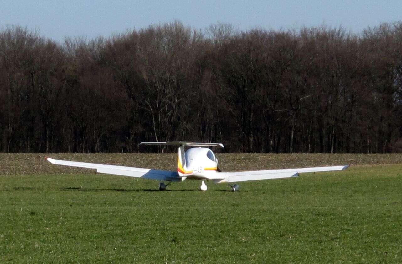 Loiret : cinq blessés, dont un en urgence absolue, après le crash d’un avion de tourisme près d’Orléans