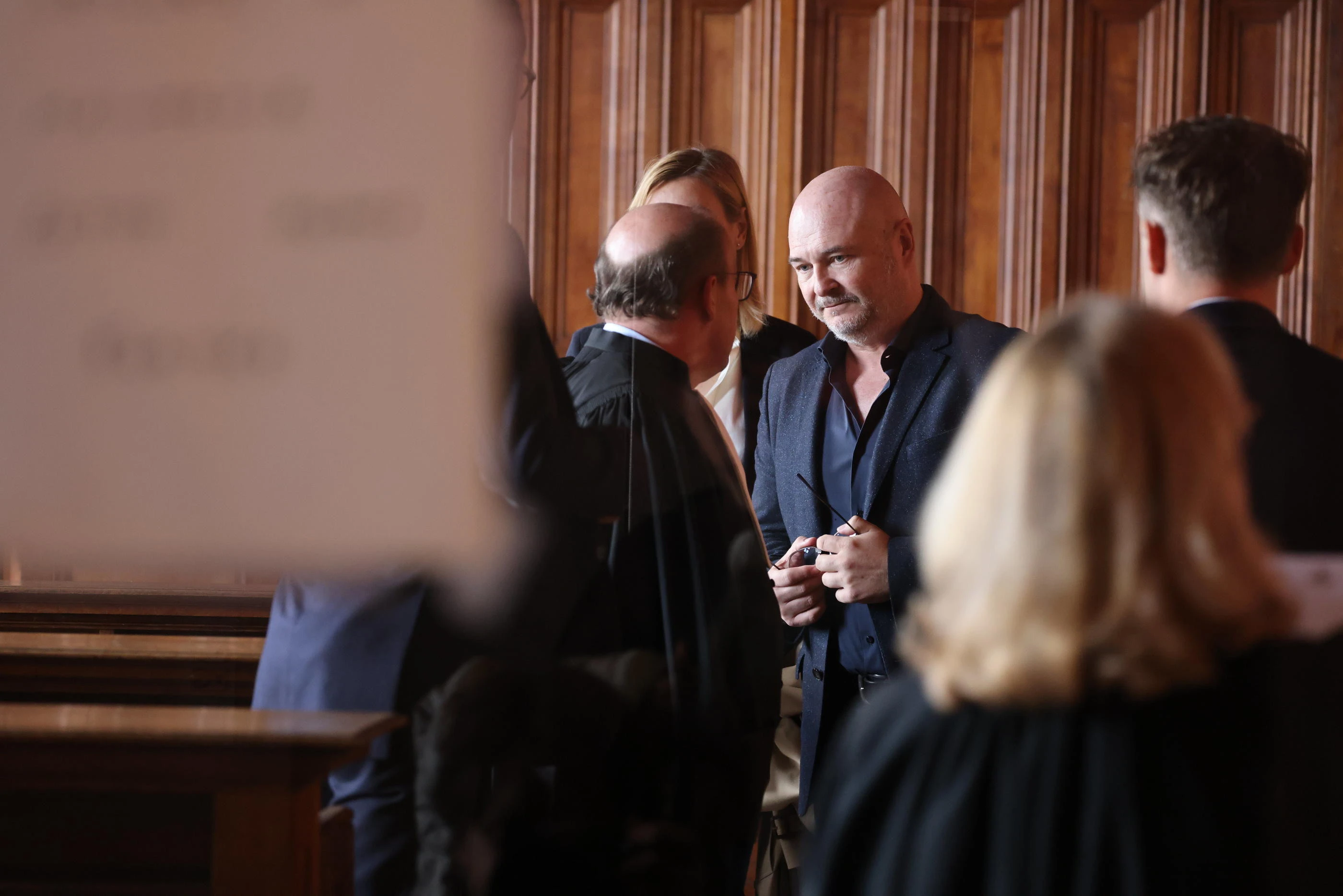 Cauet accusé de viols : la justice donne raison à NRJ, l’animateur ne sera pas réintégré à l’antenne