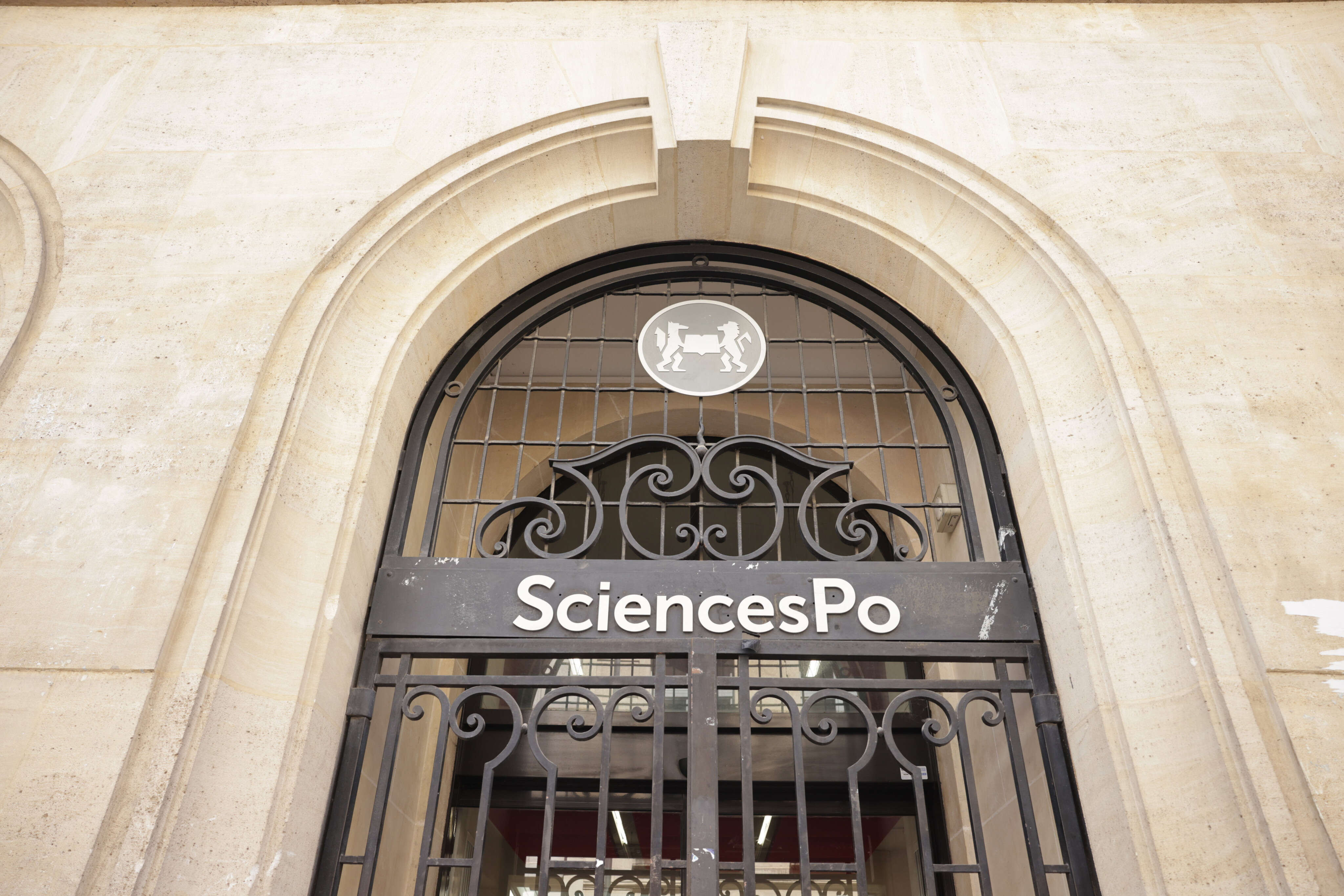 Sciences-po : suspendus après une action propalestienne, quatre étudiants vont devoir poursuivre leurs cours à distance