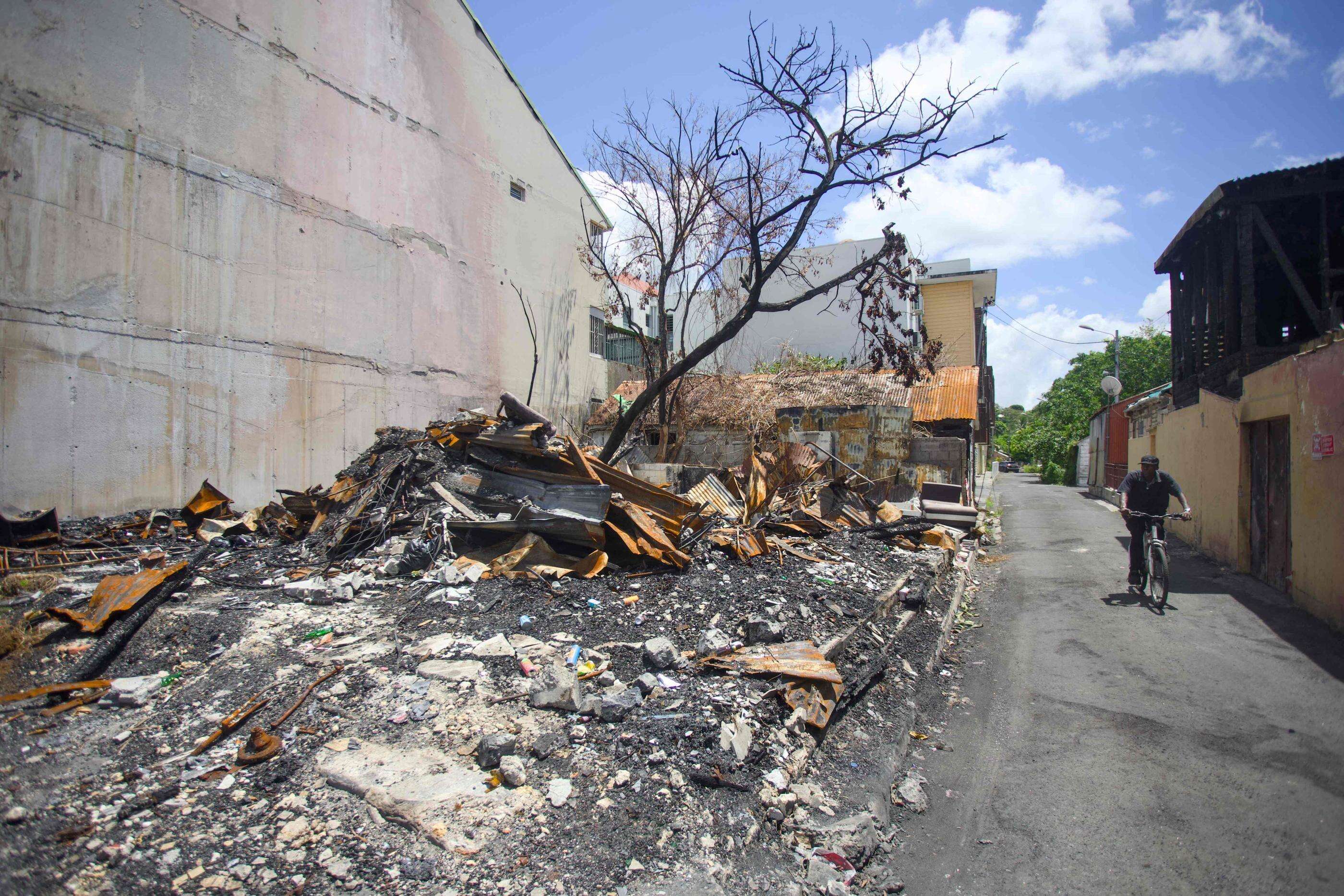 Guadeloupe : le préfet prolonge le couvre-feu nocturne contre les violences urbaines, malgré le retour de l’électricité