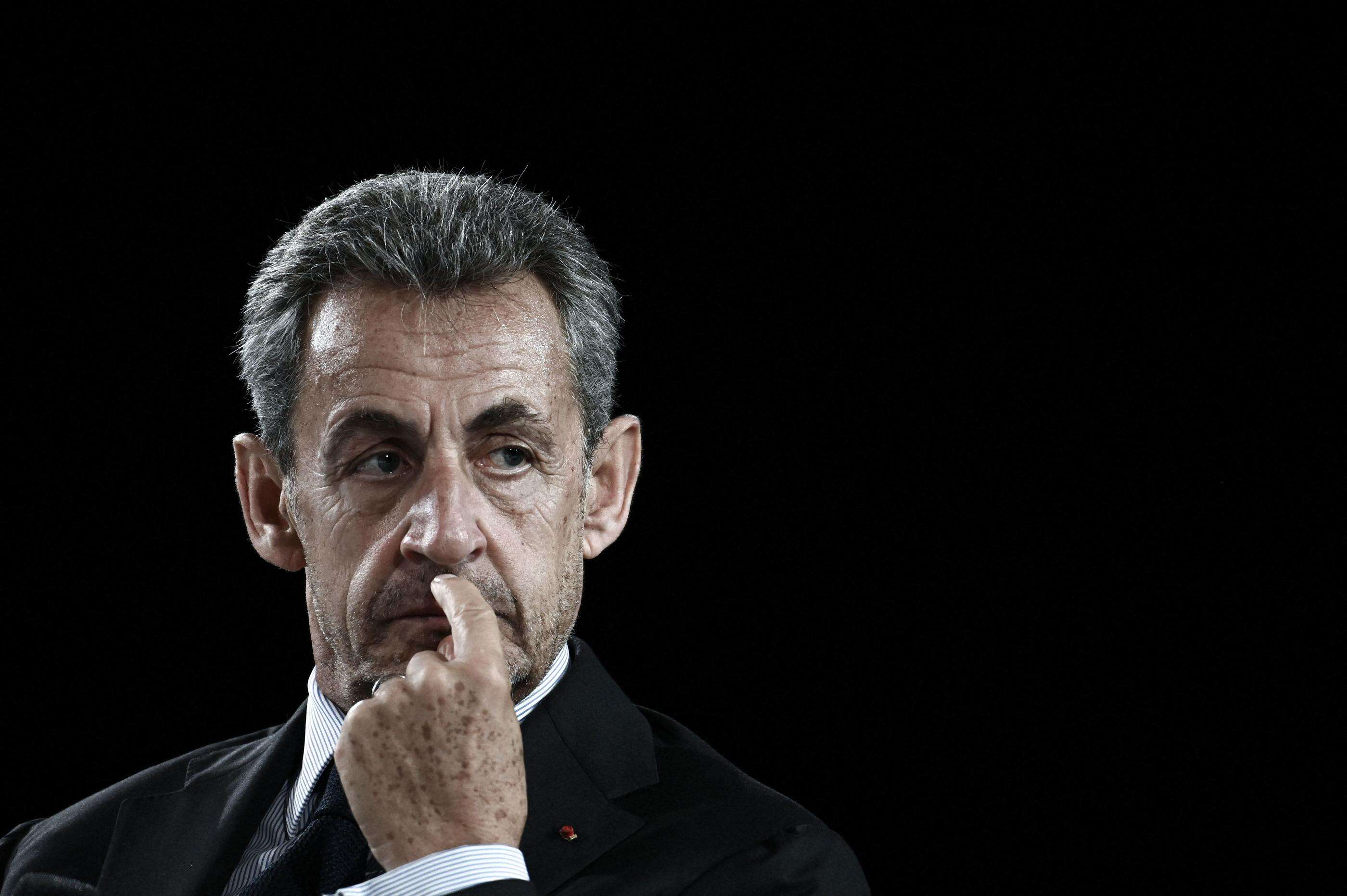 Nicolas Sarkozy appelle sa famille politique à œuvrer pour « faire nommer un Premier ministre de droite »