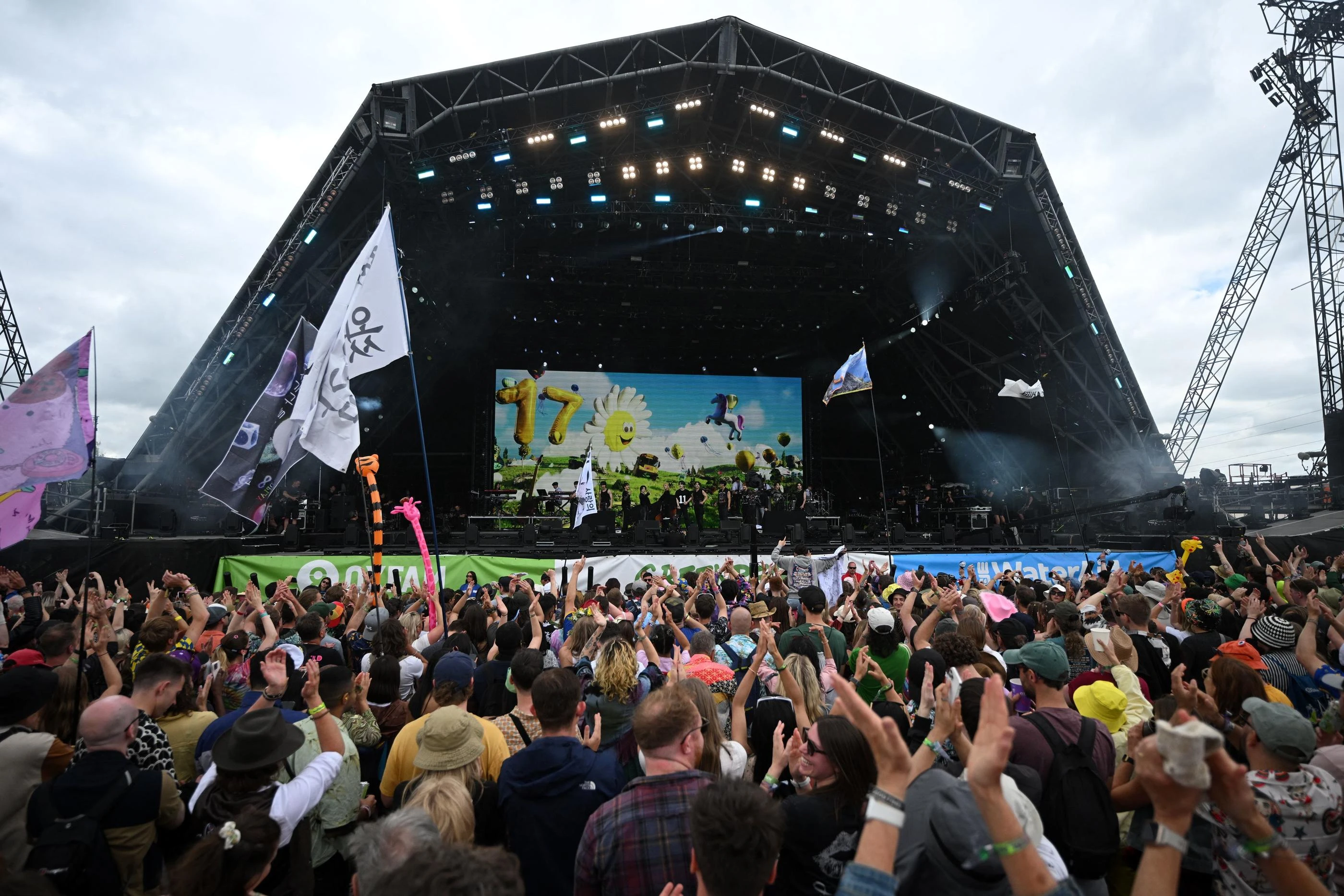 VIDÉO. « Oh mon Dieu, ce bébé, mais quelle légende ! » : Finlay, 2 mois, devenu coqueluche du festival de Glastonbury