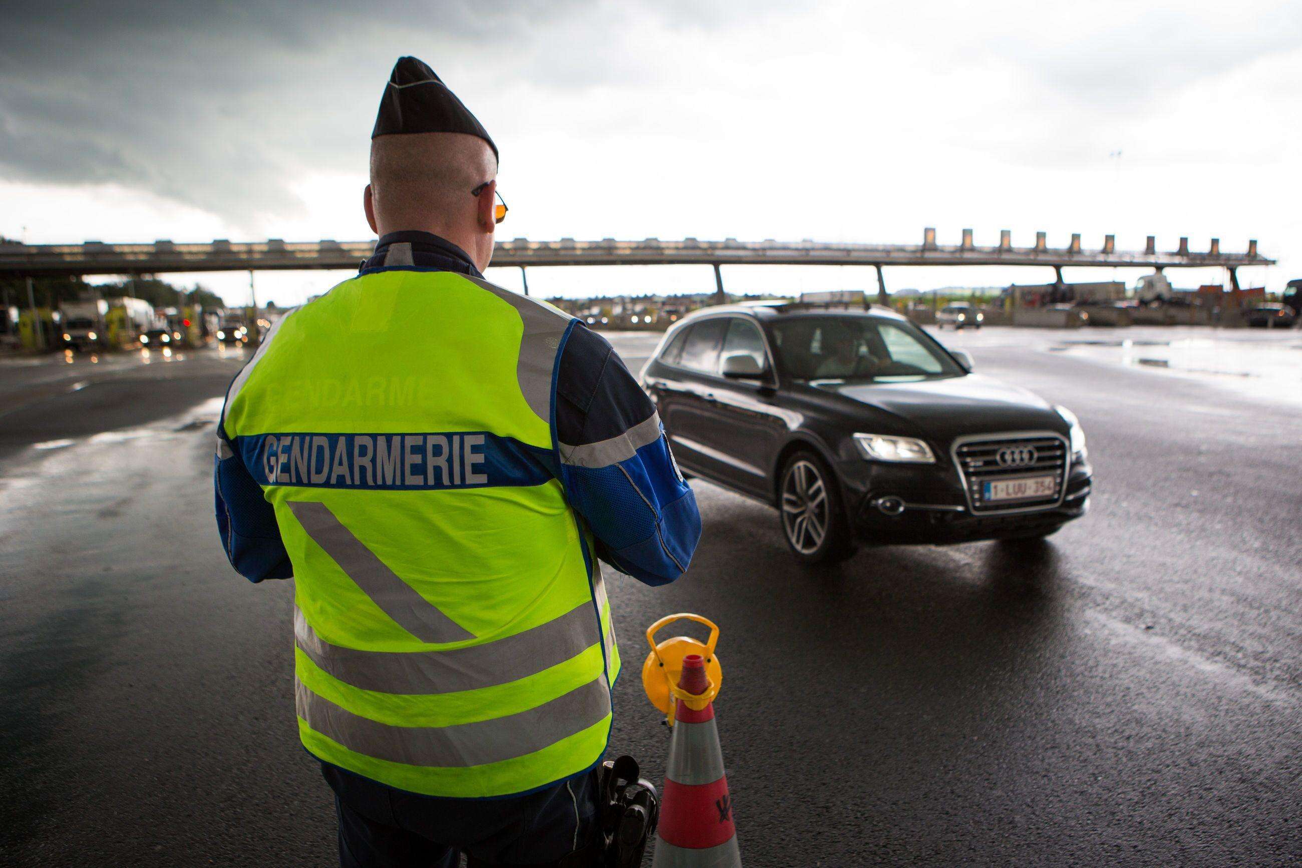 Sans permis, sous alcool et stupéfiants, à bord d’une voiture volée, le chauffard avait percuté les gendarmes