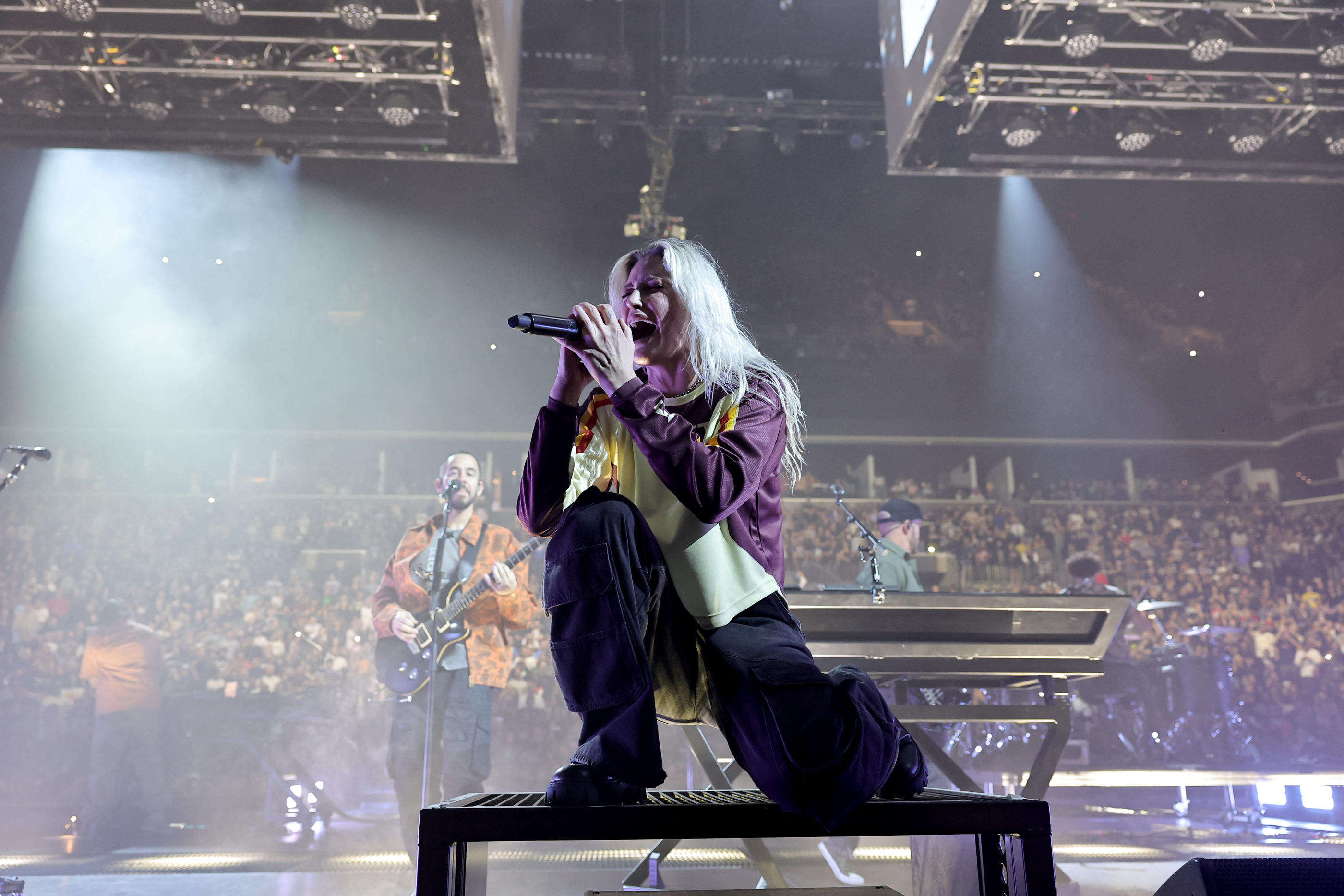 Linkin Park et sa nouvelle chanteuse Emily Armstrong en concert au Stade de France en 2025