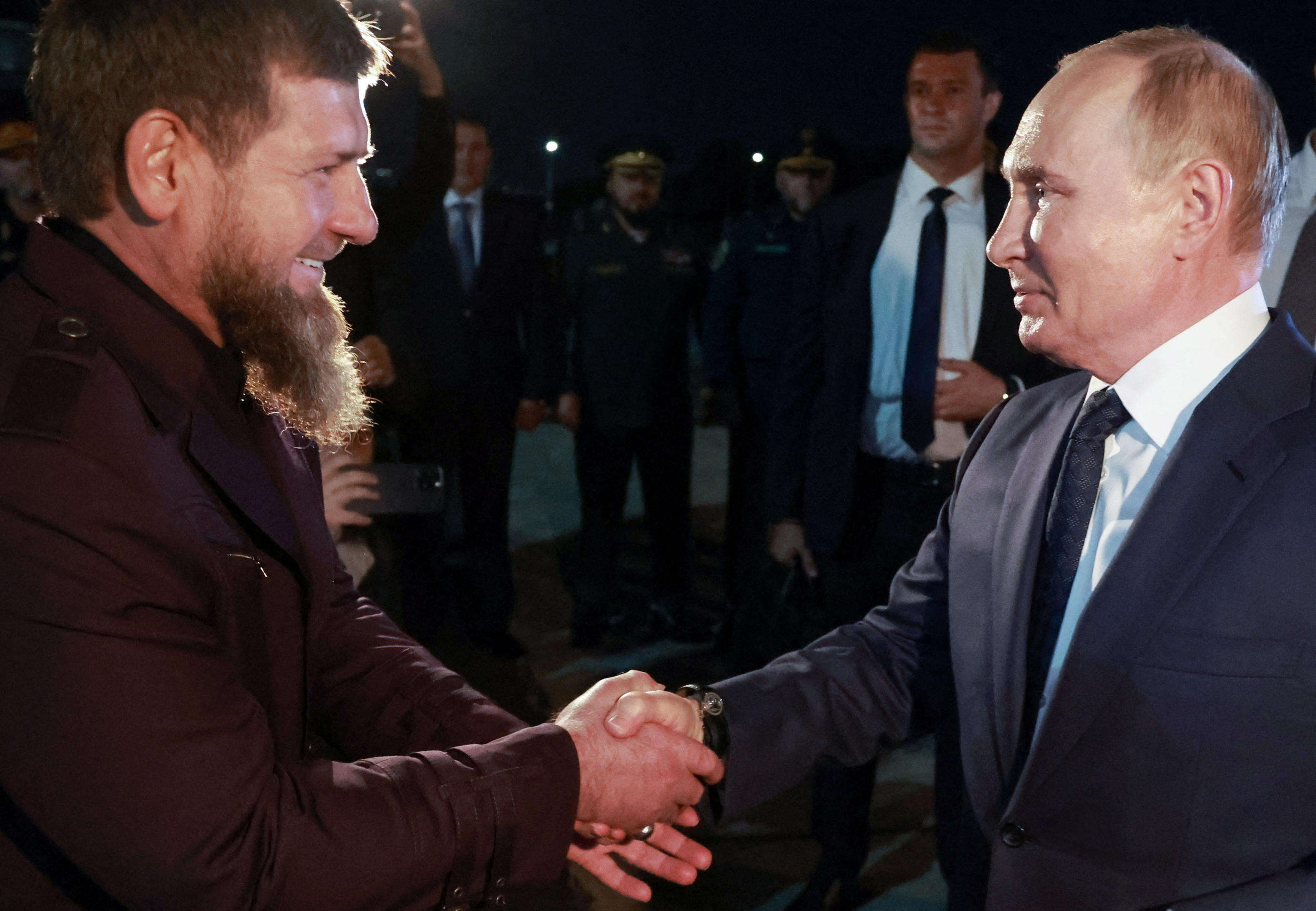 Guerre en Ukraine : pour la première fois depuis 2011, Poutine se rend en Tchétchénie où il est reçu par Kadyrov