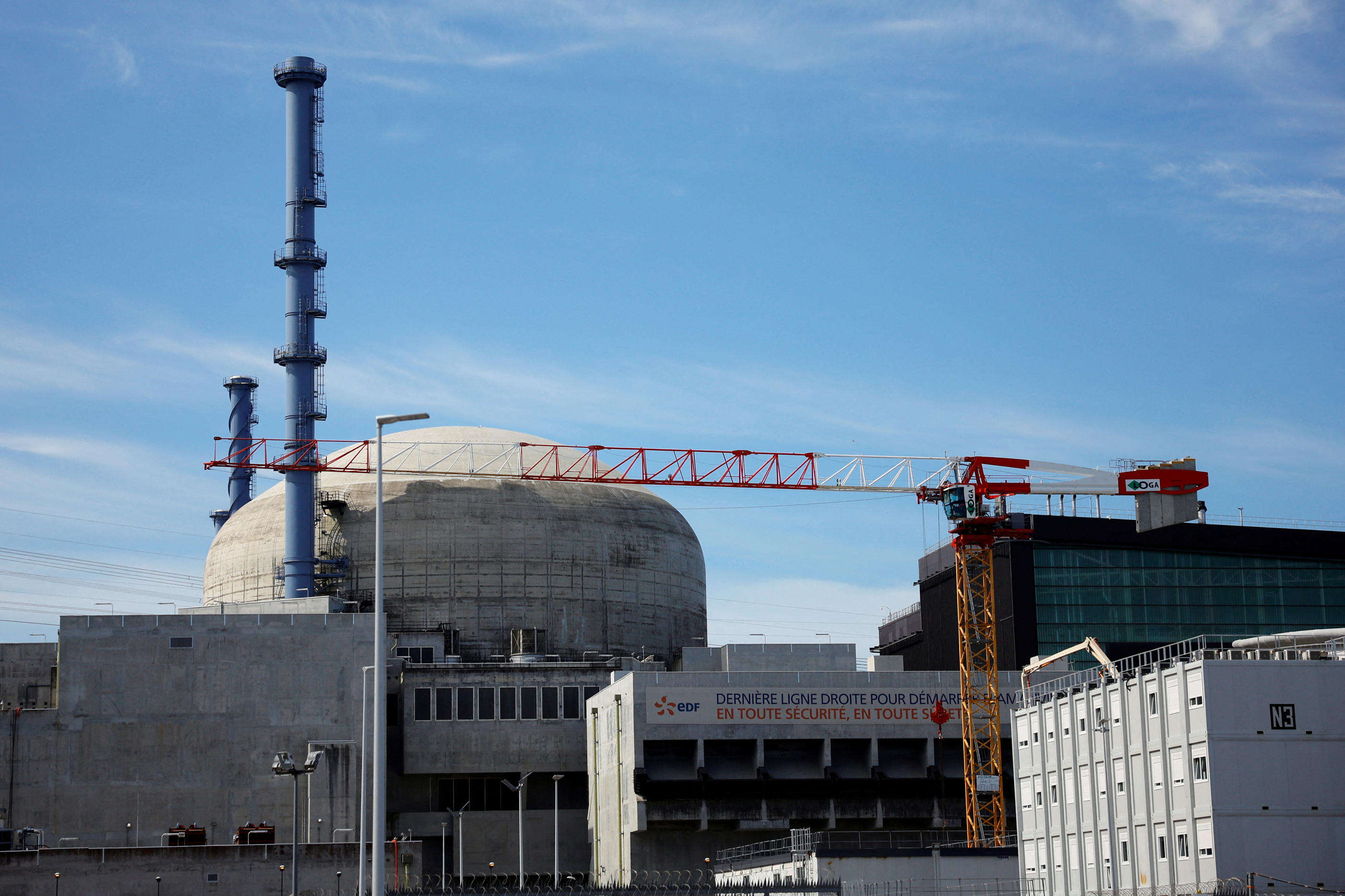 EPR de Flamanville : des associations contestent en justice le démarrage de la centrale nucléaire