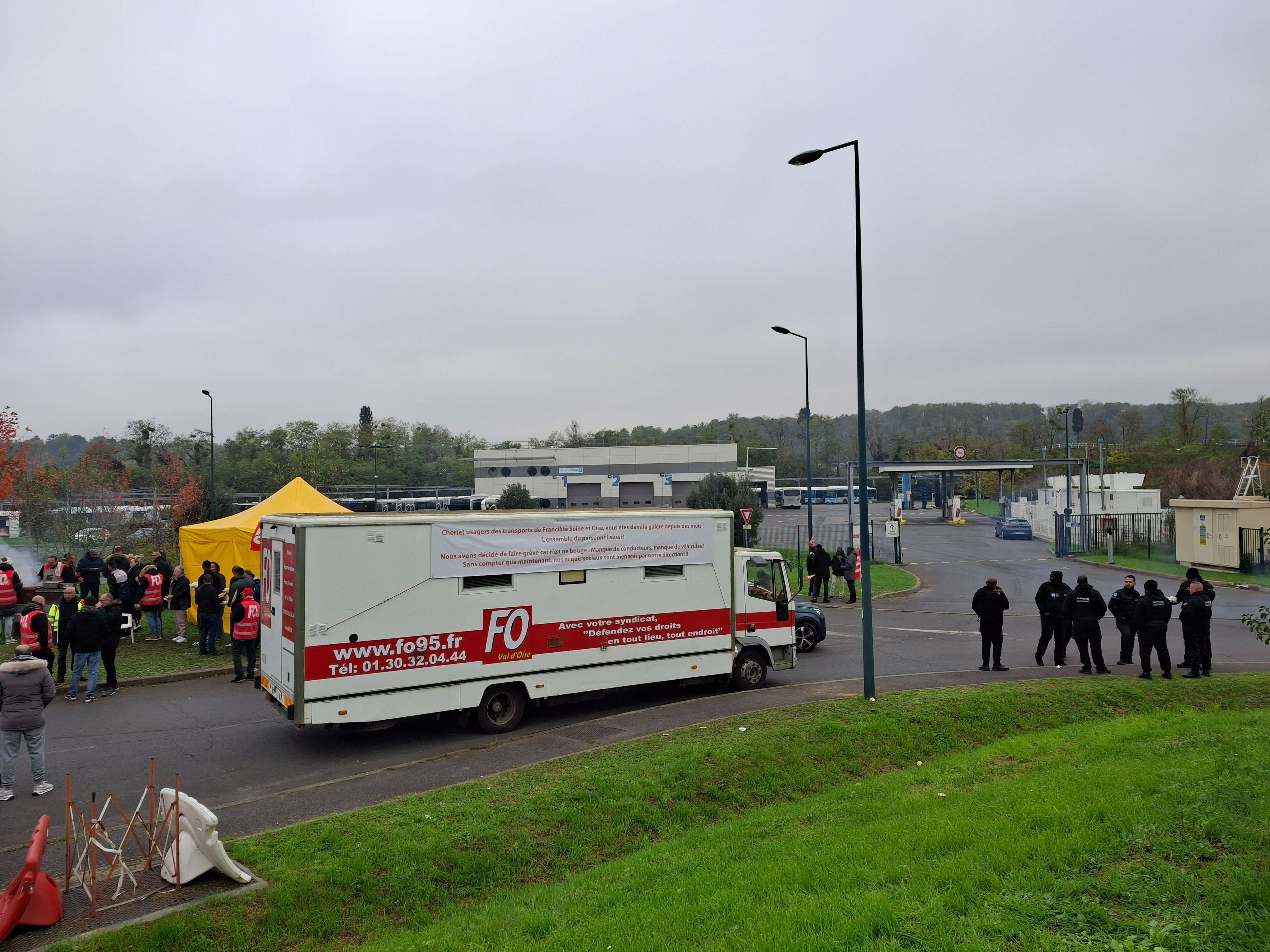 Grèves des bus à Cergy-Pontoise : le mouvement se prolonge, aucun bus ne devrait rouler ce mardi