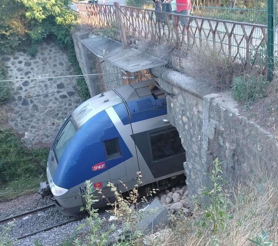 Train qui déraille, réparation du pont qui vire au casse-tête… Les usagers montent au créneau dans les Pyrénées-Orientales