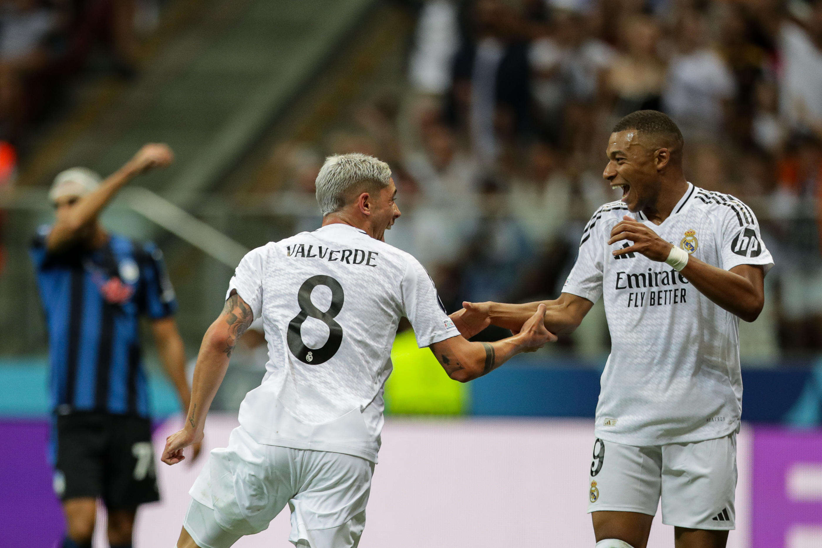 « Il a tout éteint » : le milieu du Real Madrid Valverde déjà conquis par Mbappé